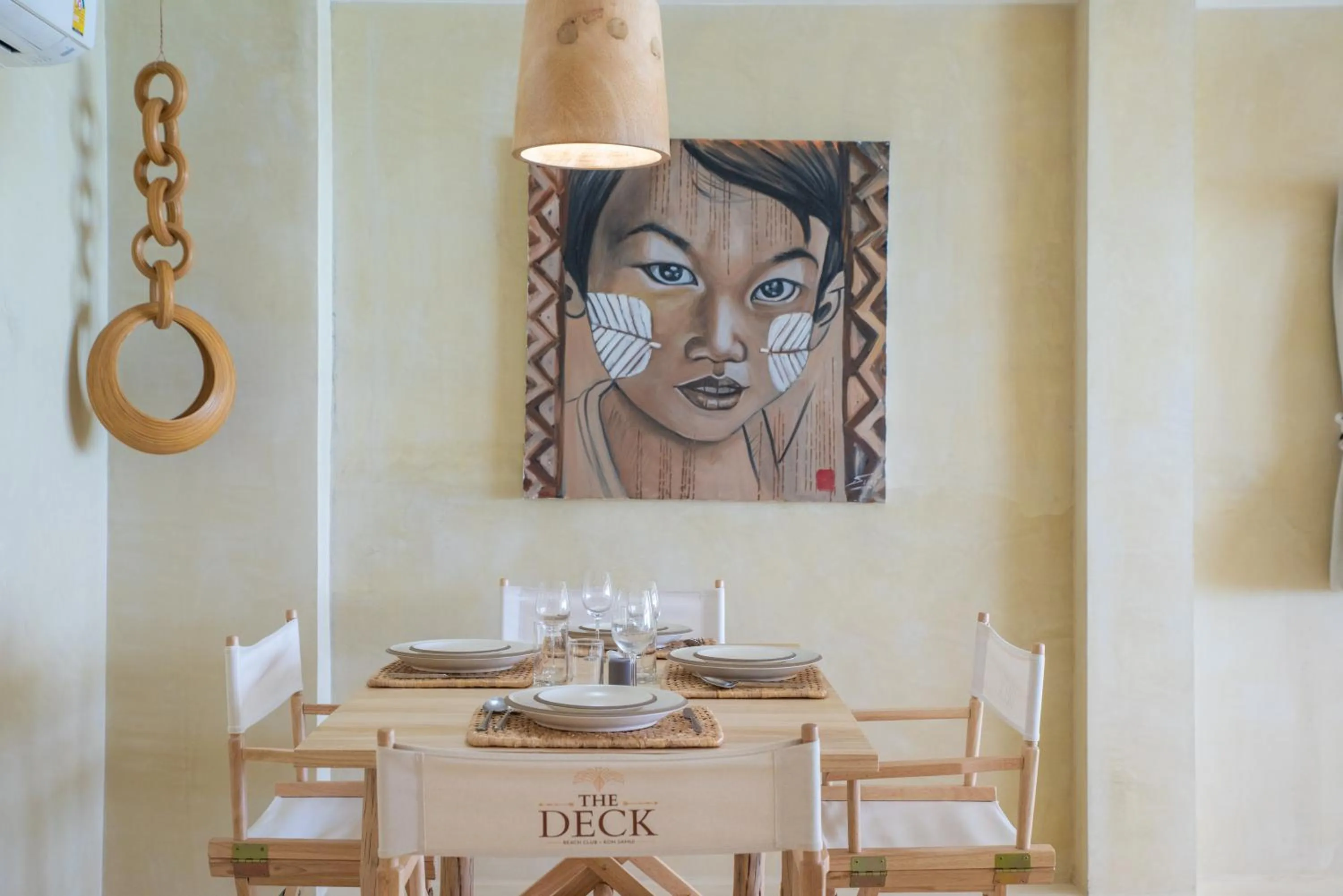 Dining area in Riviera Beach Hotel