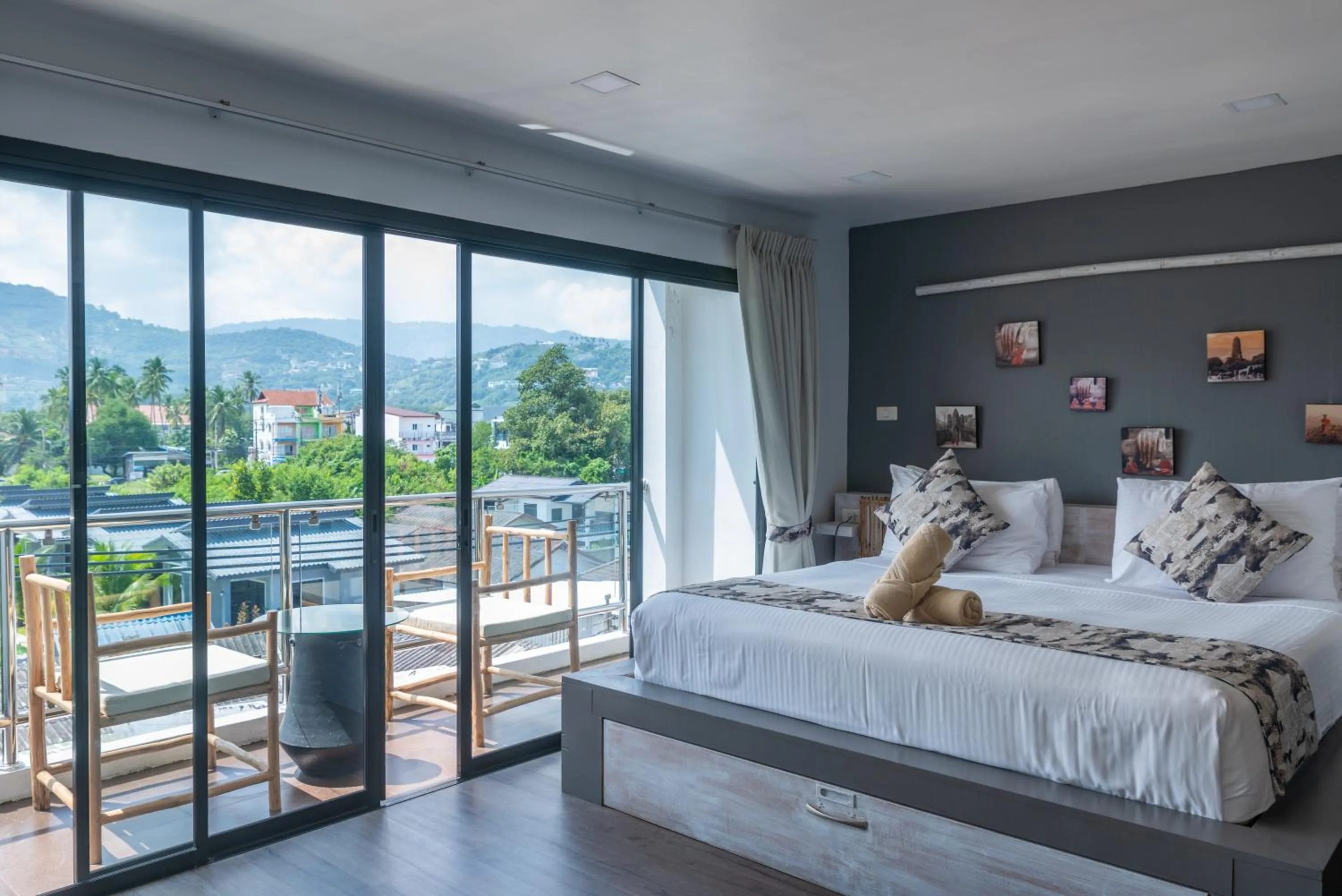 Bed in Riviera Beach Hotel