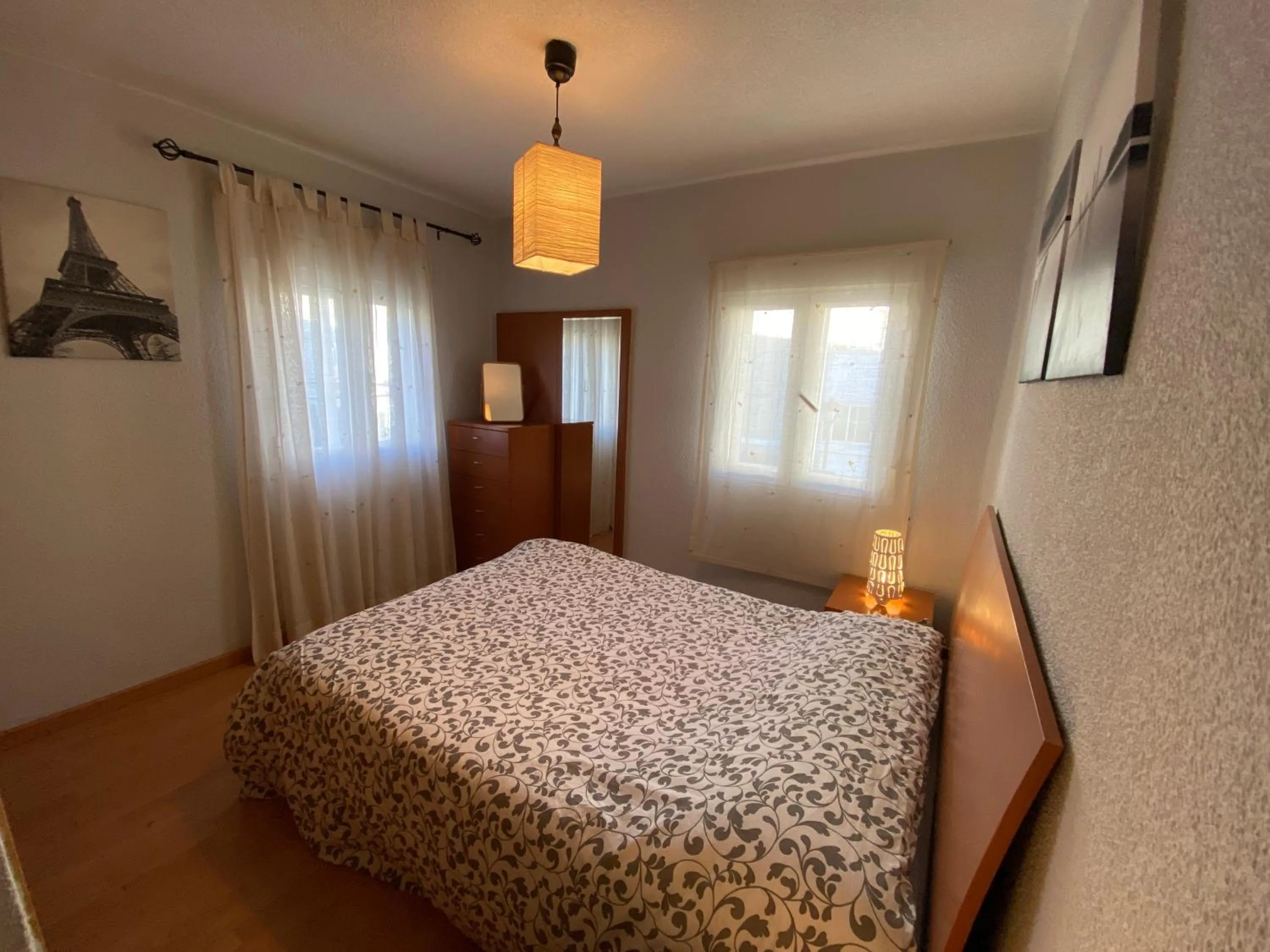 Bedroom, Bed in Apartamento Aluche con parking gratuito