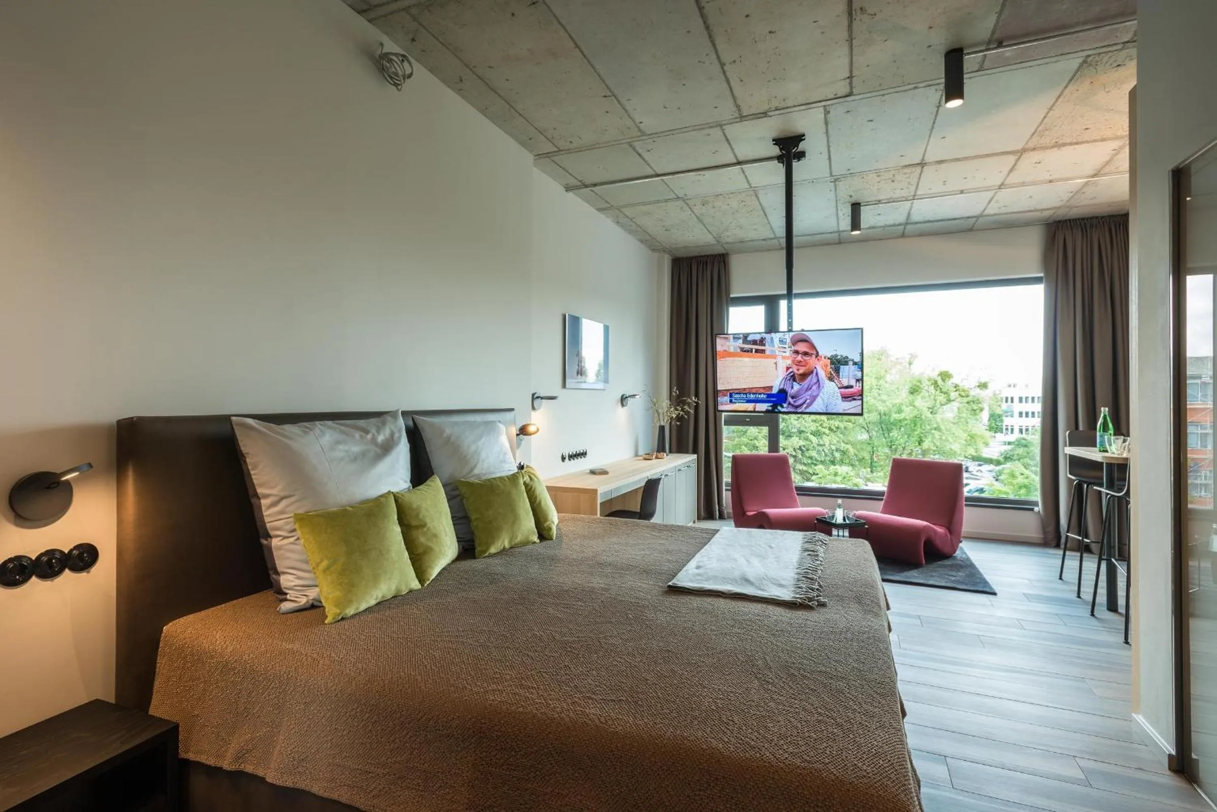 Bedroom, Bed in Golden Ball, Exclusive Serviced Apartments Munich