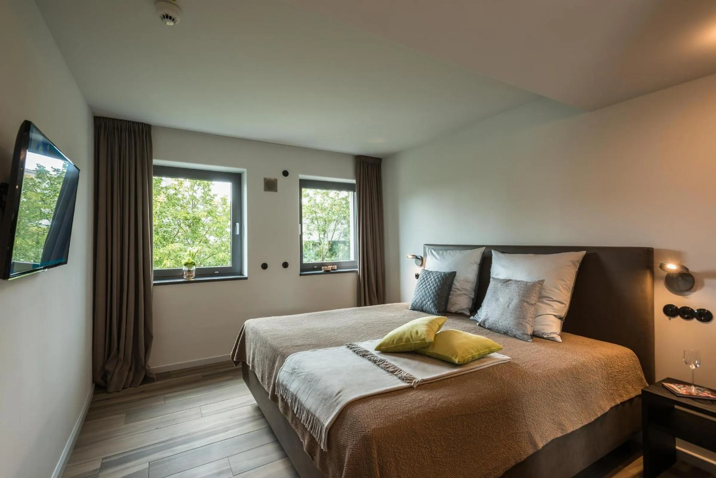 Bedroom, Bed in Golden Ball, Exclusive Serviced Apartments Munich