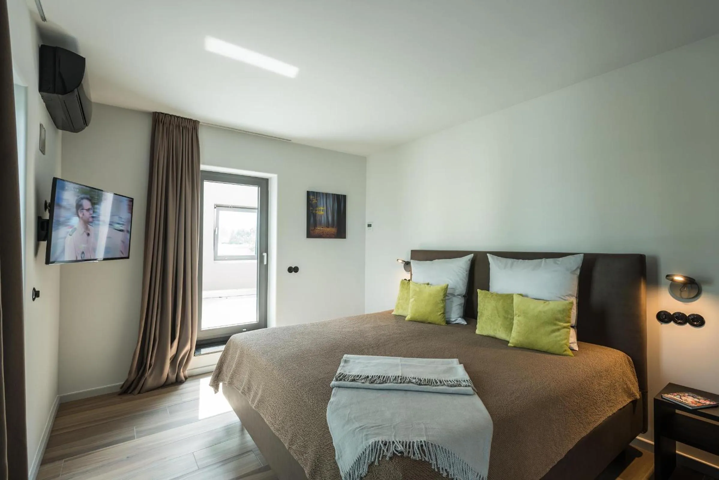 Bedroom, Bed in Golden Ball, Exclusive Serviced Apartments Munich