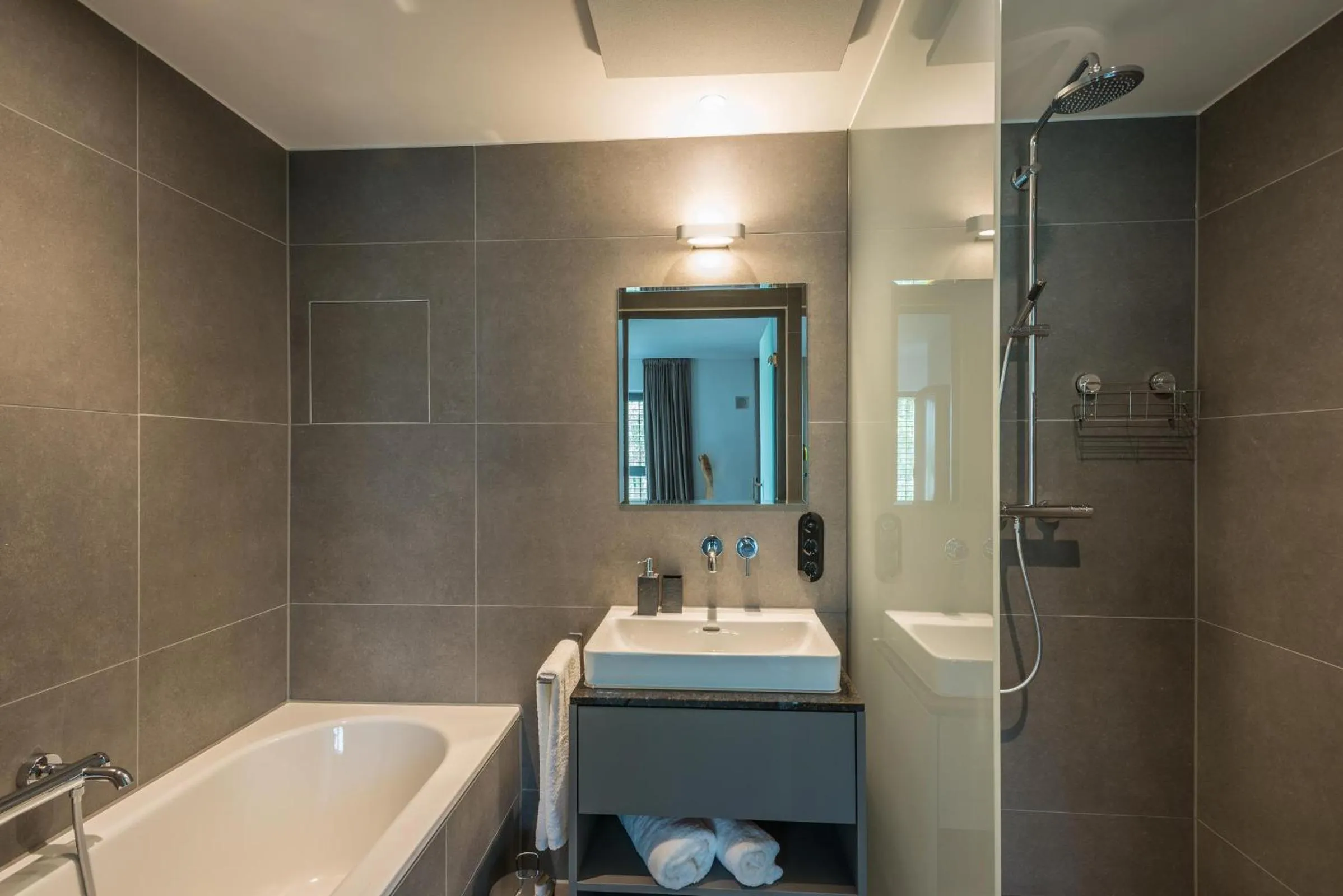 Bathroom in Golden Ball, Exclusive Serviced Apartments Munich