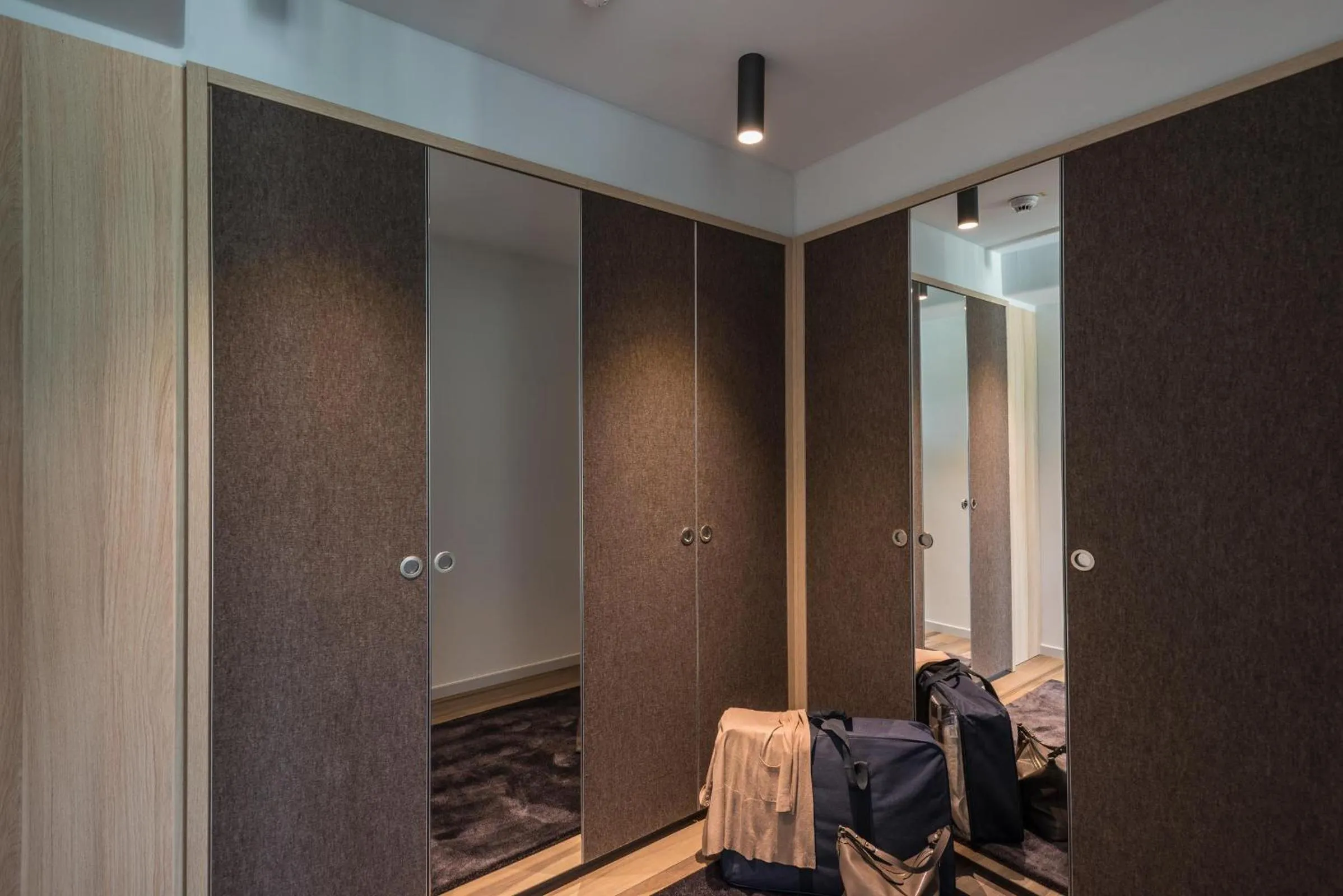 Decorative detail in Golden Ball, Exclusive Serviced Apartments Munich