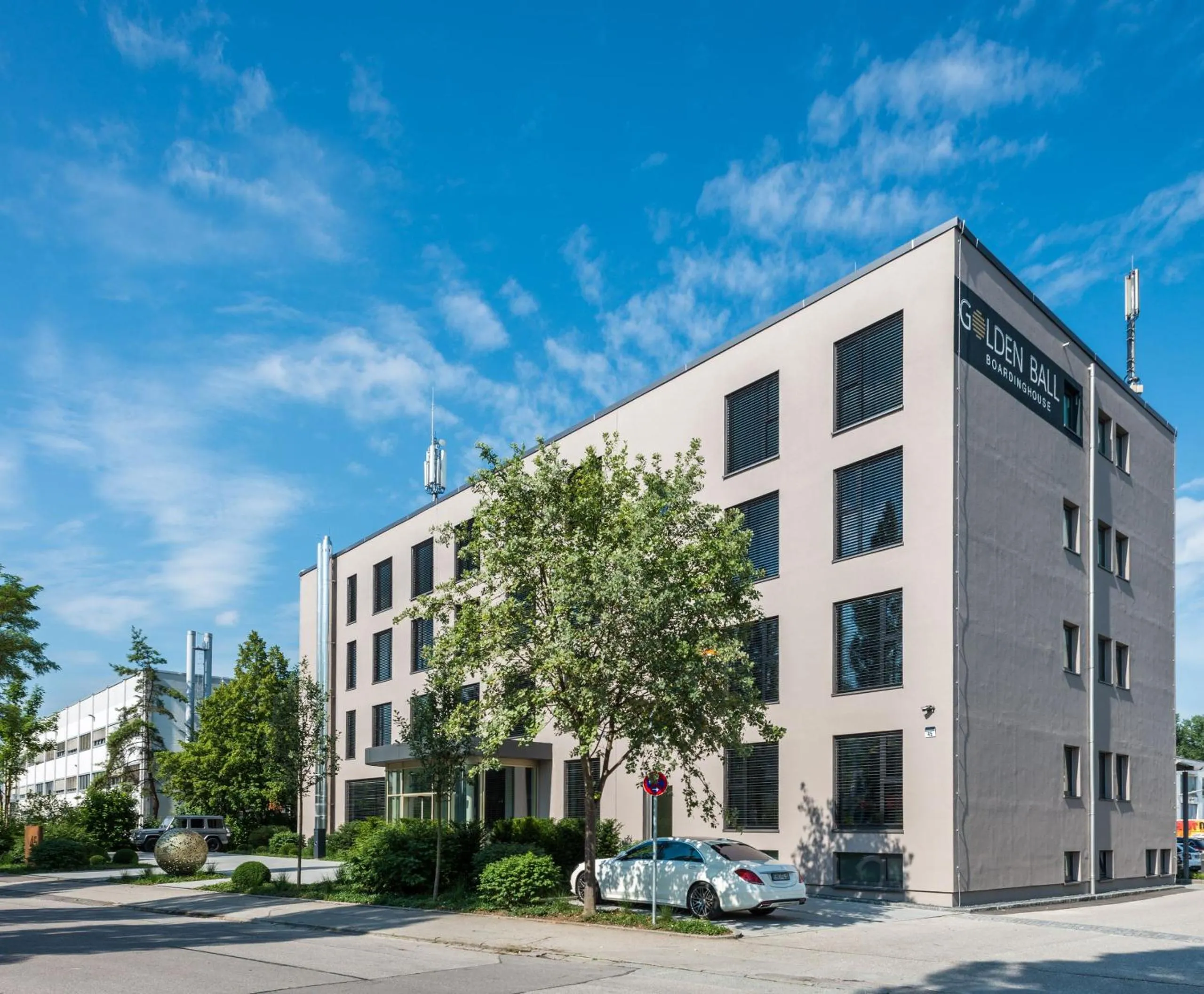 Facade/entrance in Golden Ball, Exclusive Serviced Apartments Munich
