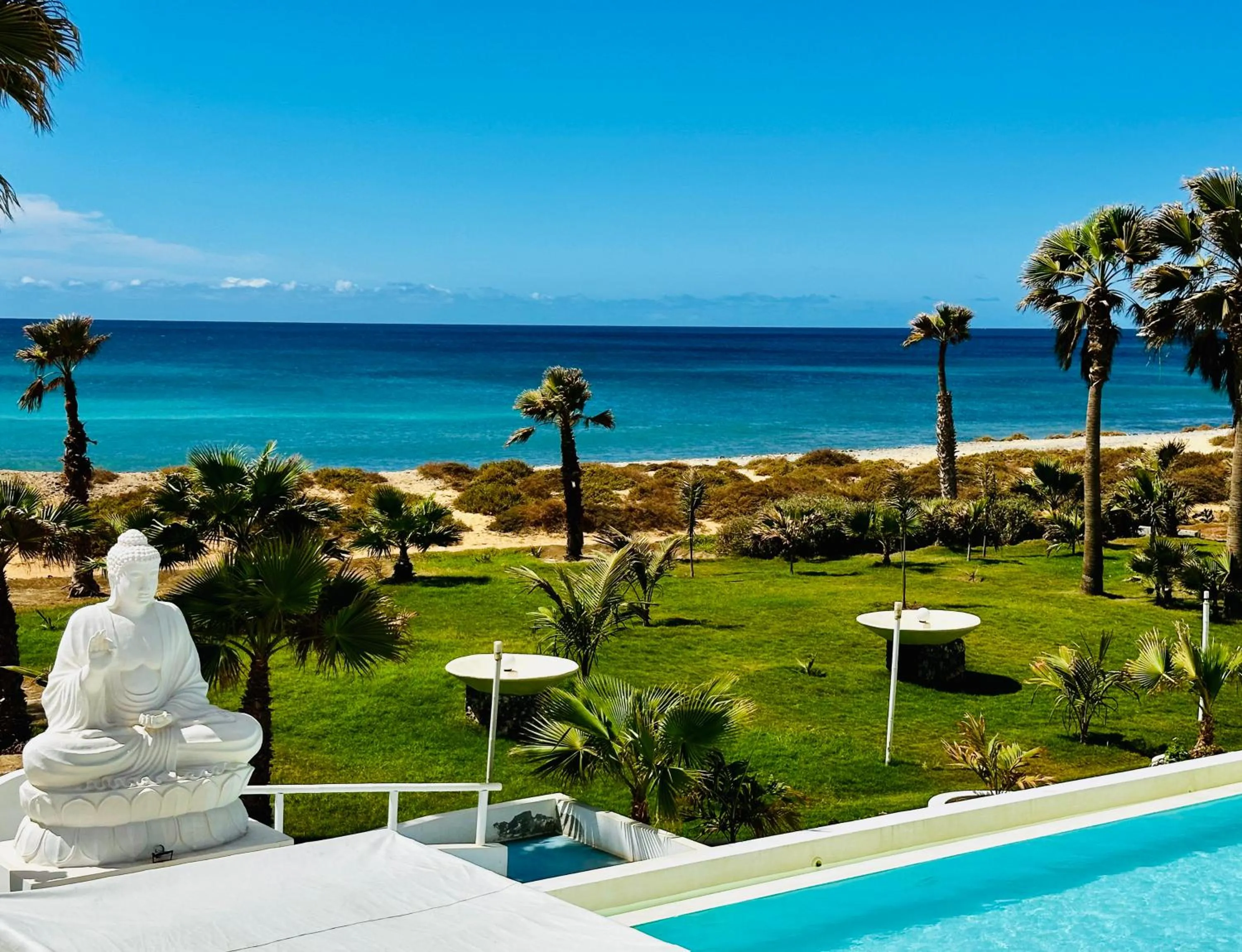 Area and facilities in Hotel LIVVO Budha Beach