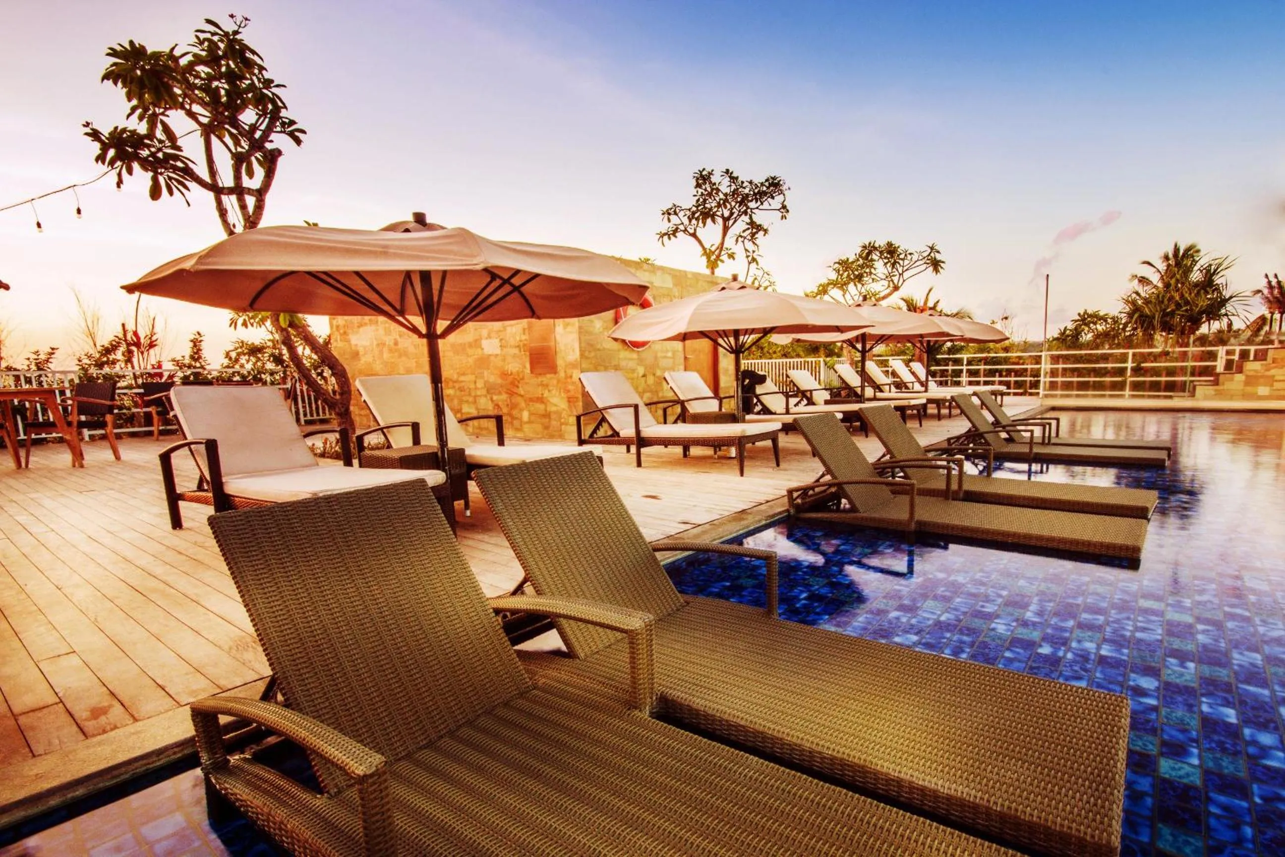 Communal lounge/ TV room in FOX Hotel Jimbaran Beach Bali