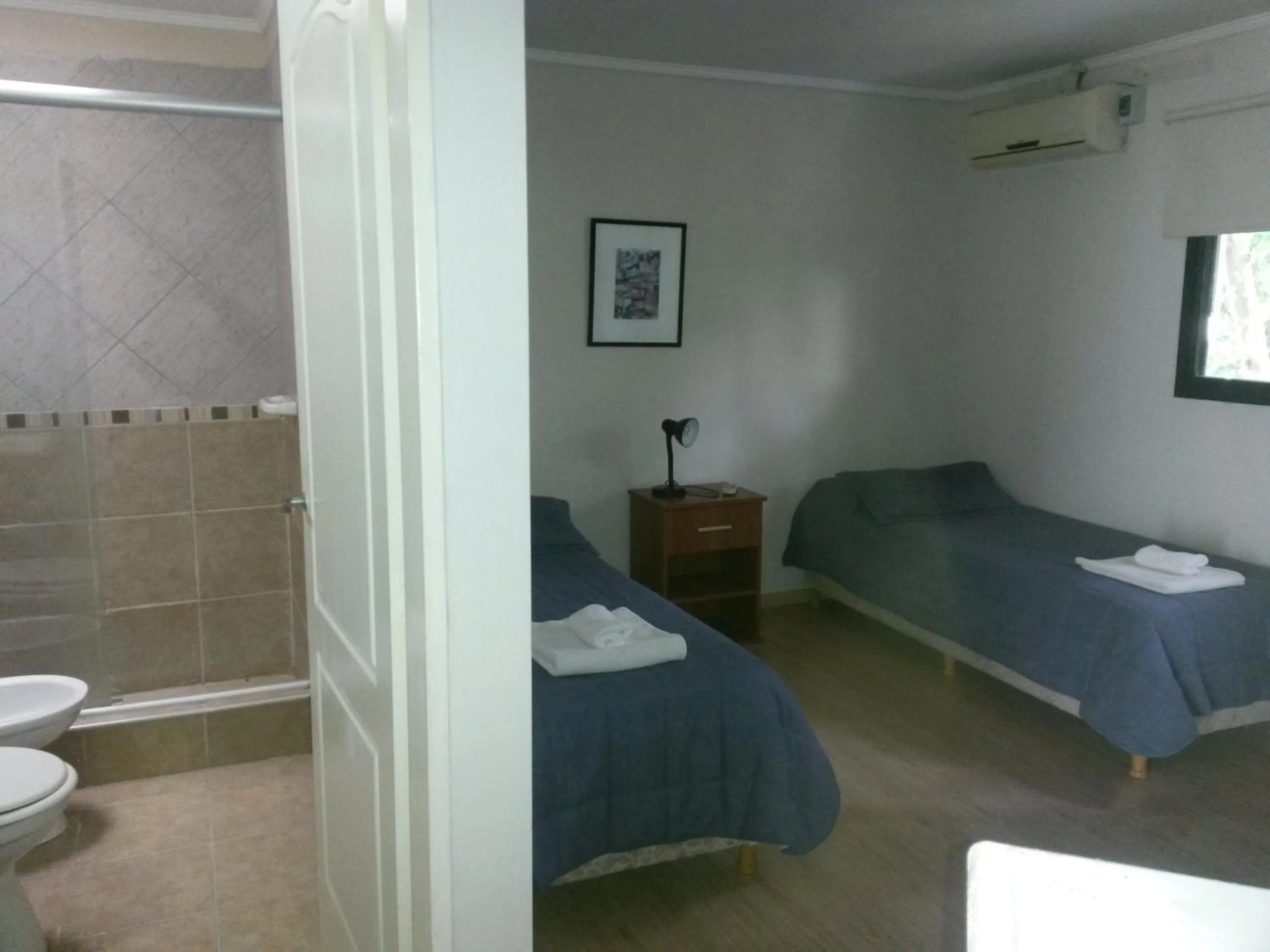 Photo of the whole room, Bed in Kin Hotel