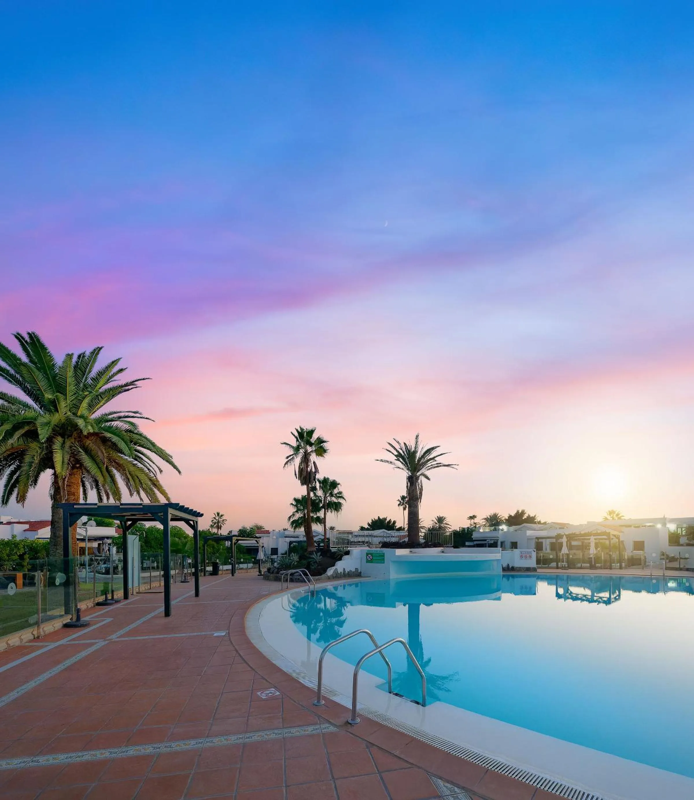Property building in Maspalomas Lago Canary Sunset