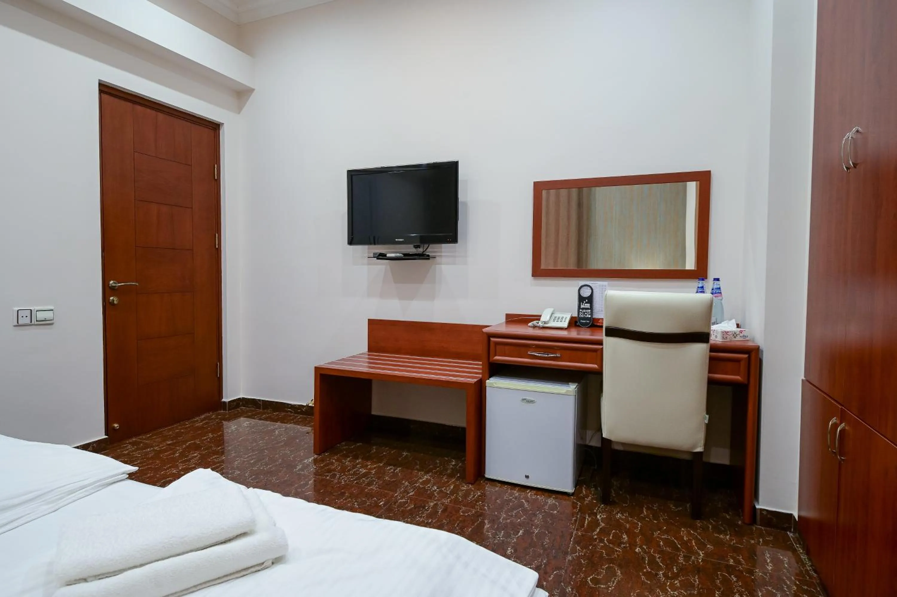 TV and multimedia, Bed in Mia Casa Hotel Yerevan