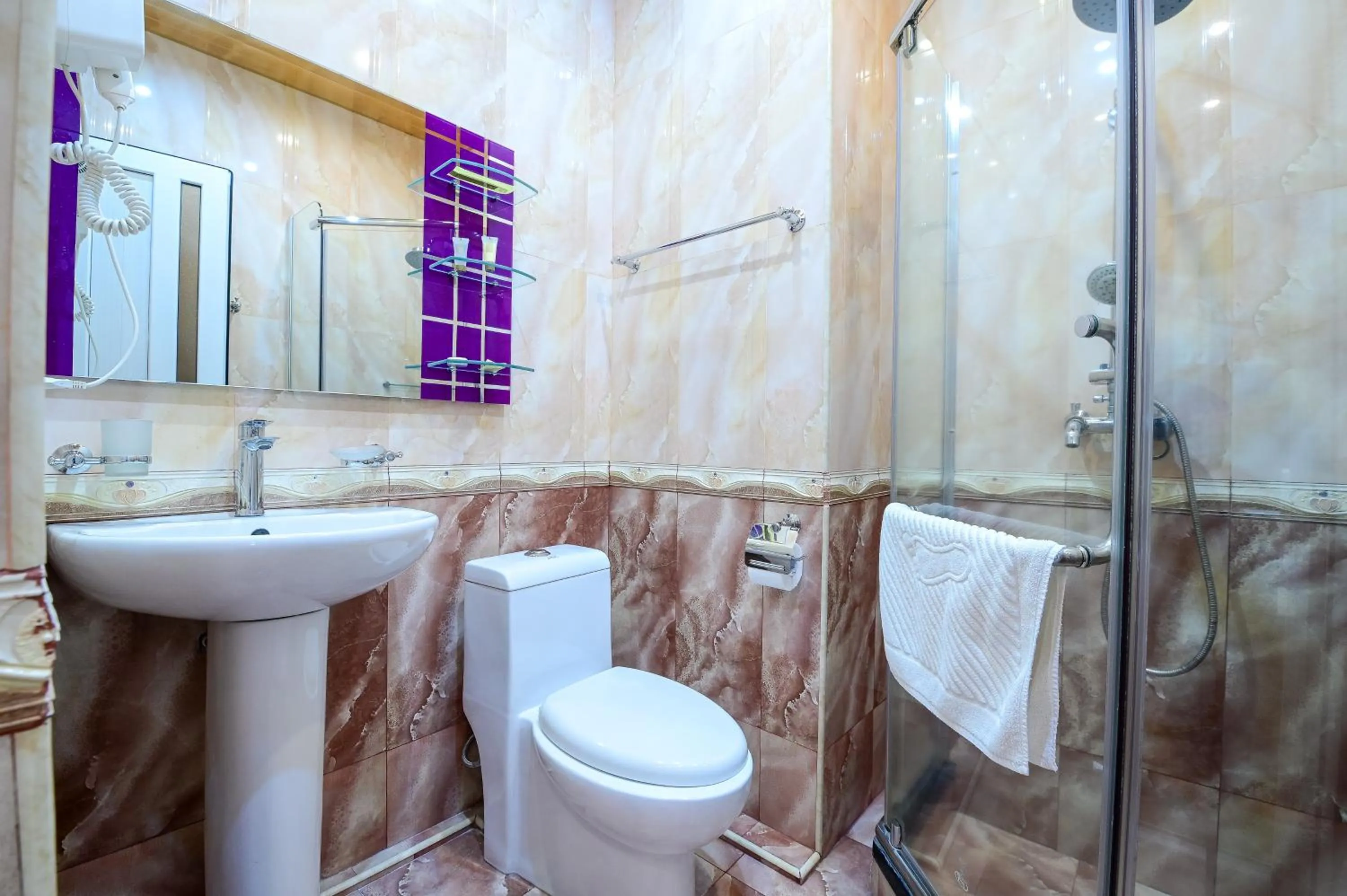 Shower in Mia Casa Hotel Yerevan