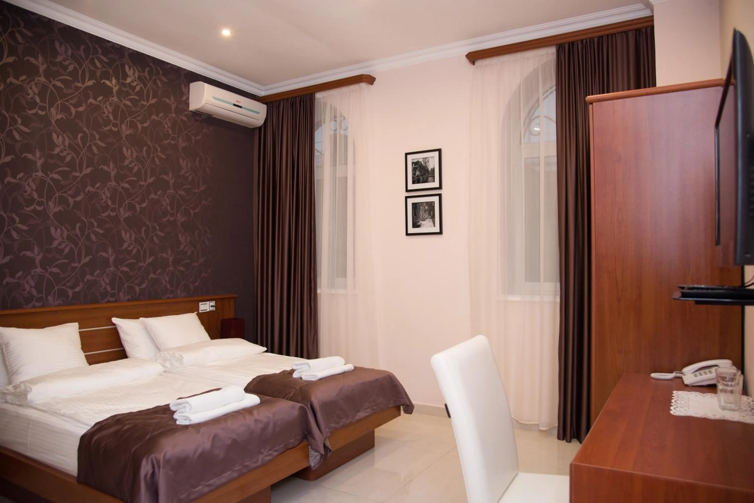 Bed in Mia Casa Hotel Yerevan