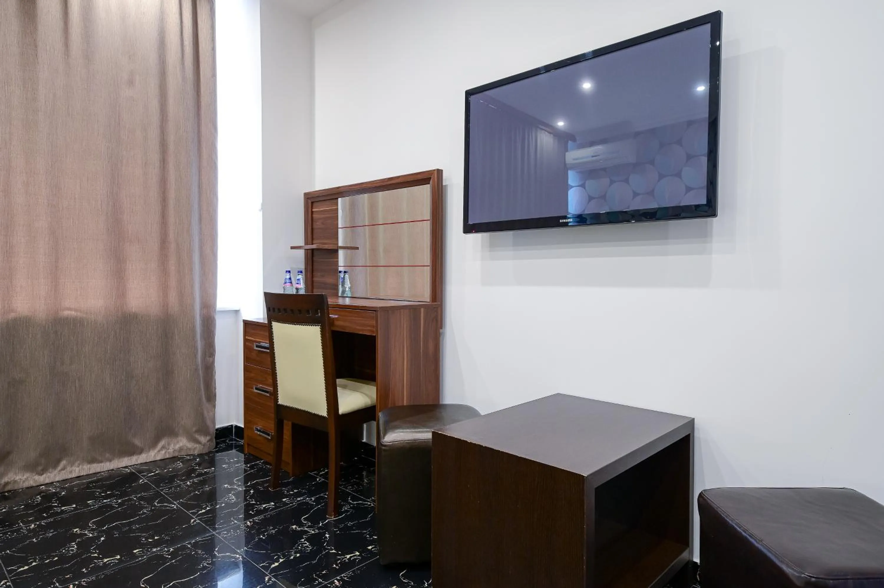 TV and multimedia in Mia Casa Hotel Yerevan