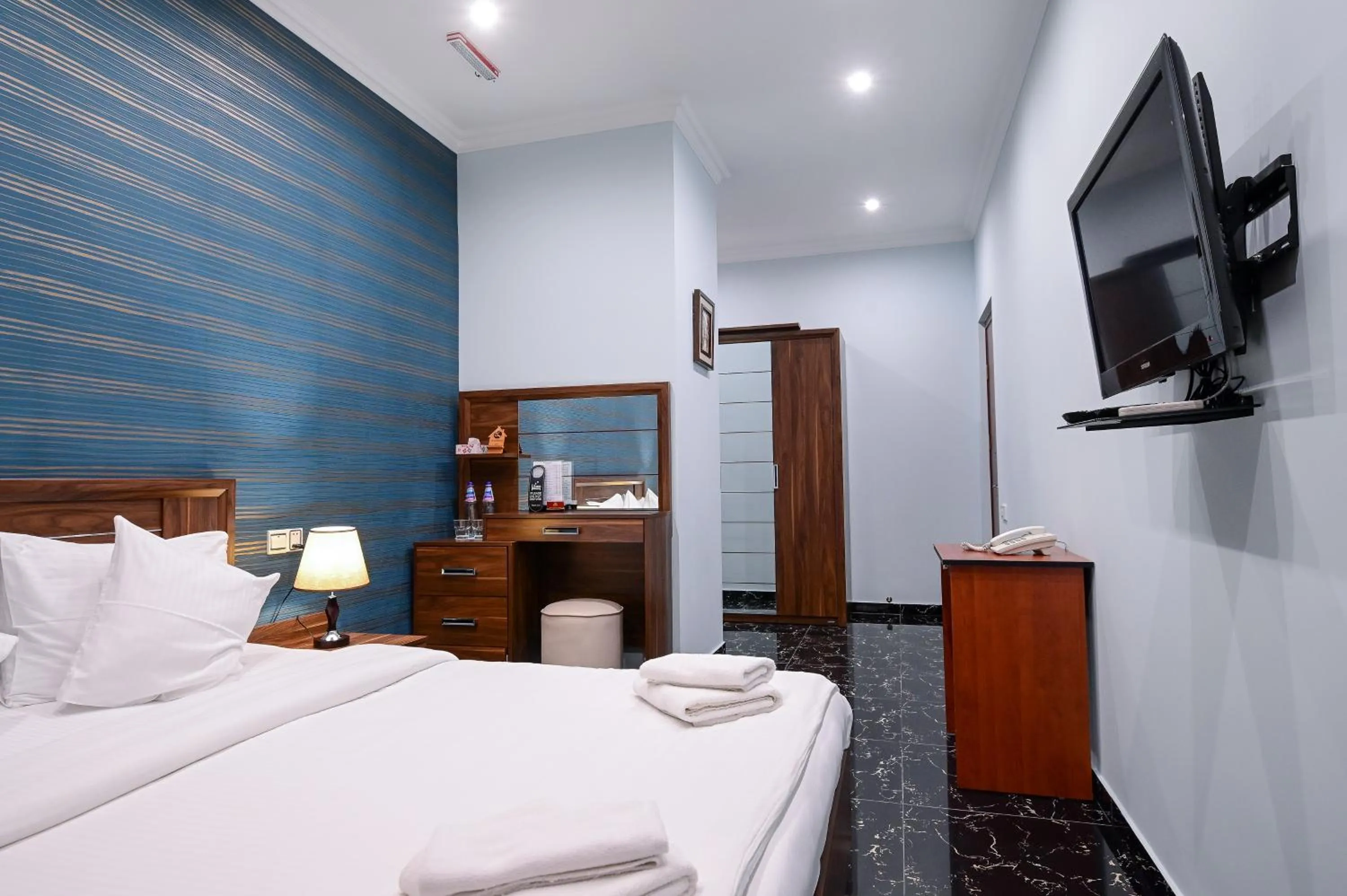 Communal lounge/ TV room, Bed in Mia Casa Hotel Yerevan