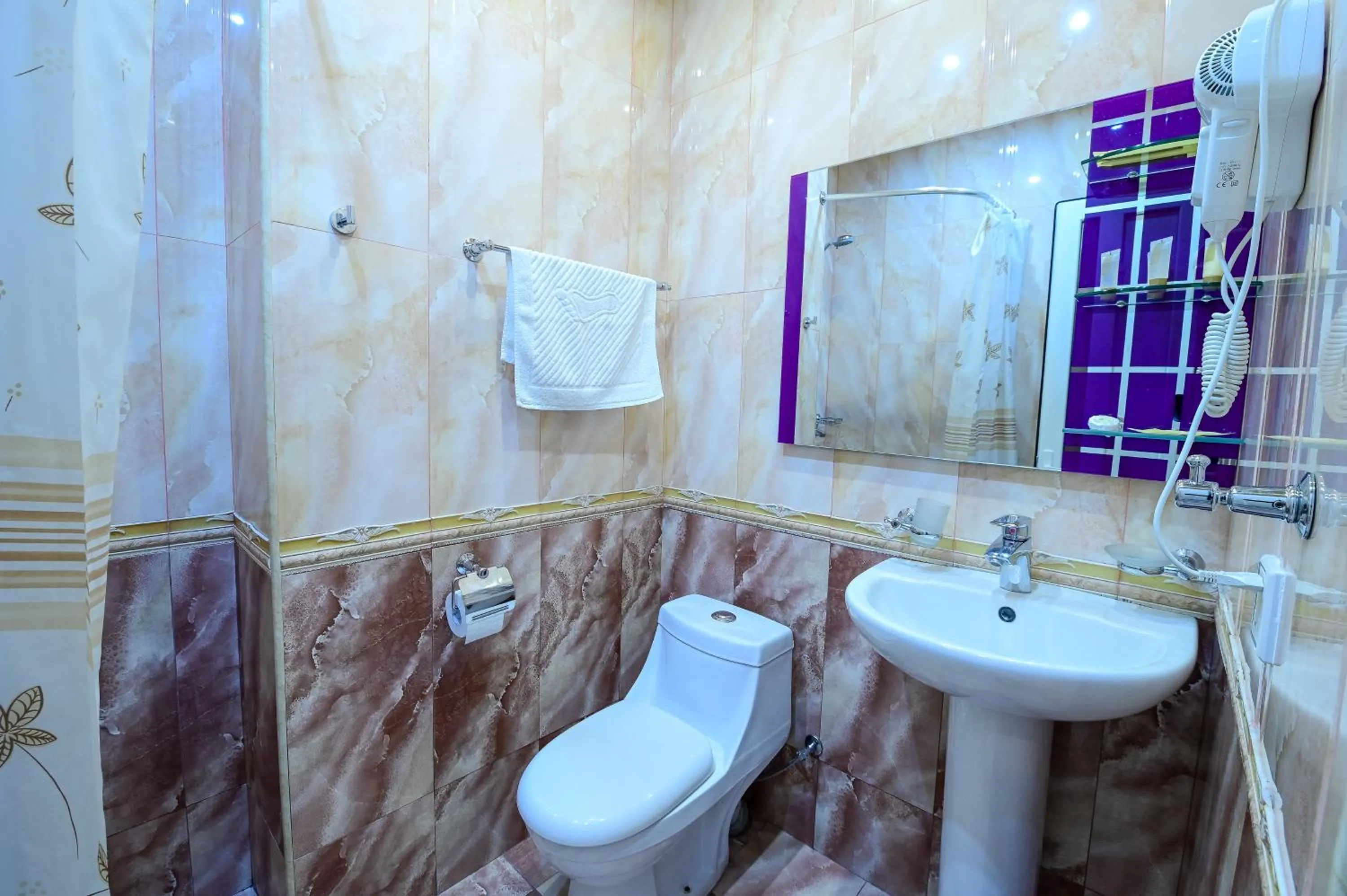 Shower in Mia Casa Hotel Yerevan