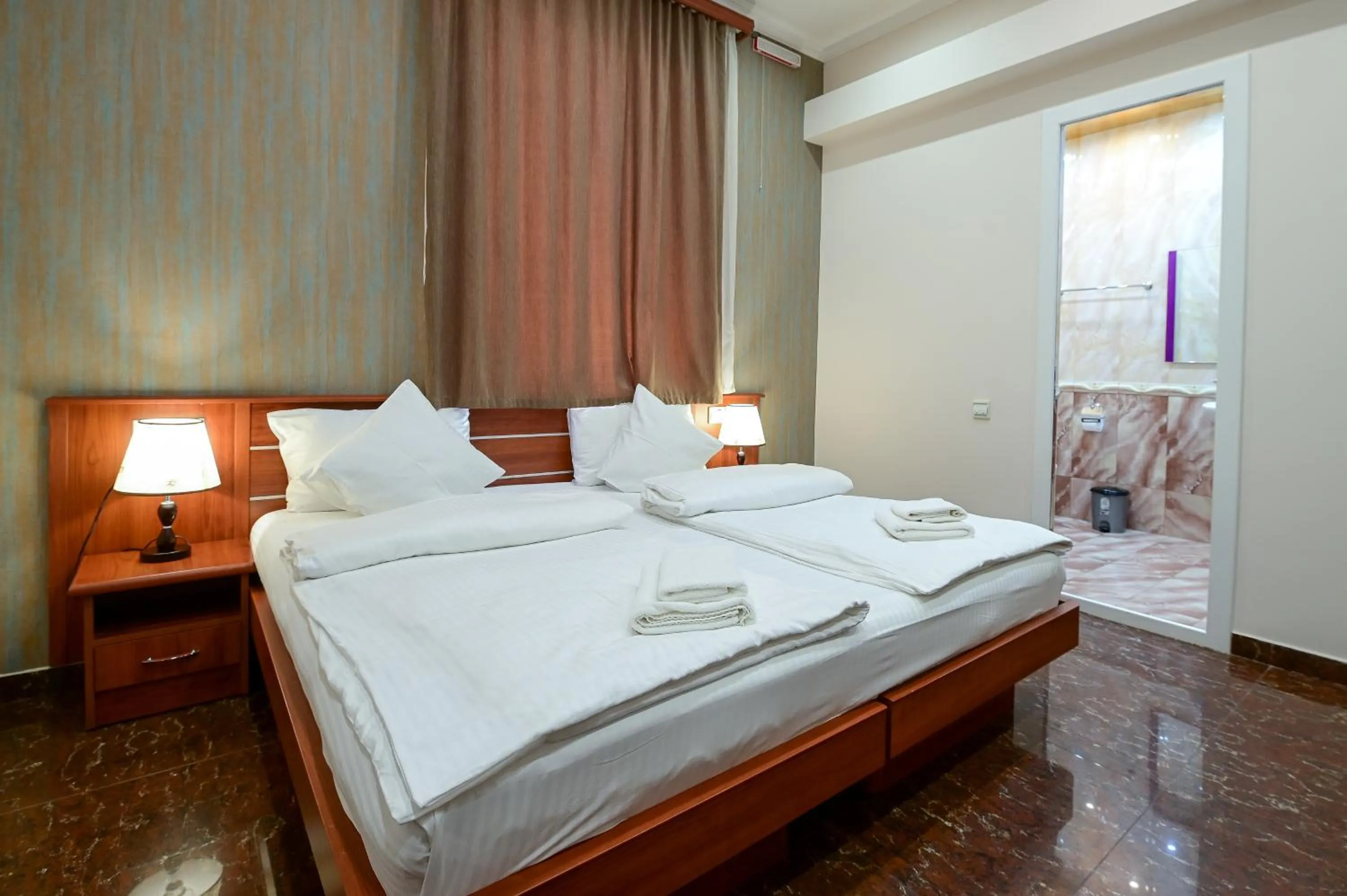 Toilet, Bed in Mia Casa Hotel Yerevan