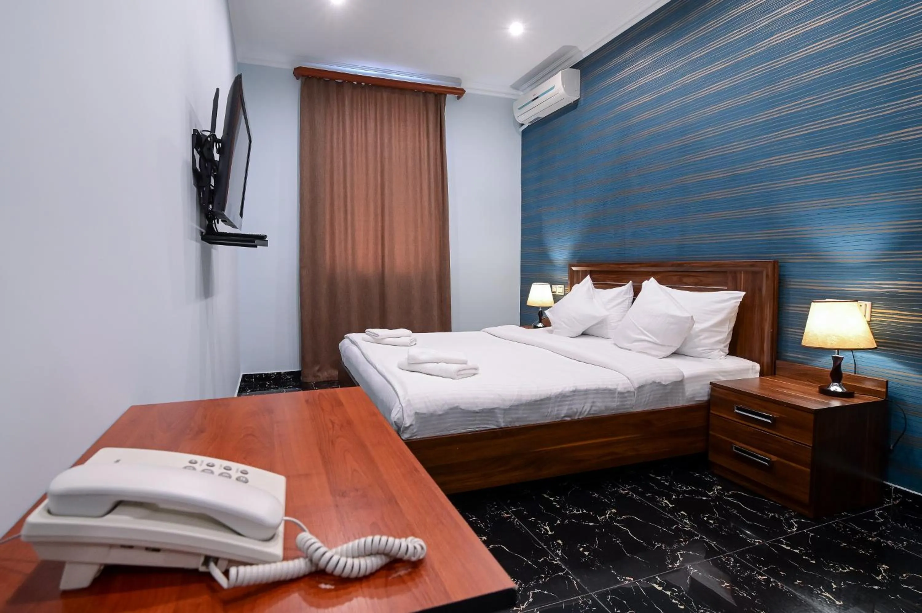 Bed in Mia Casa Hotel Yerevan