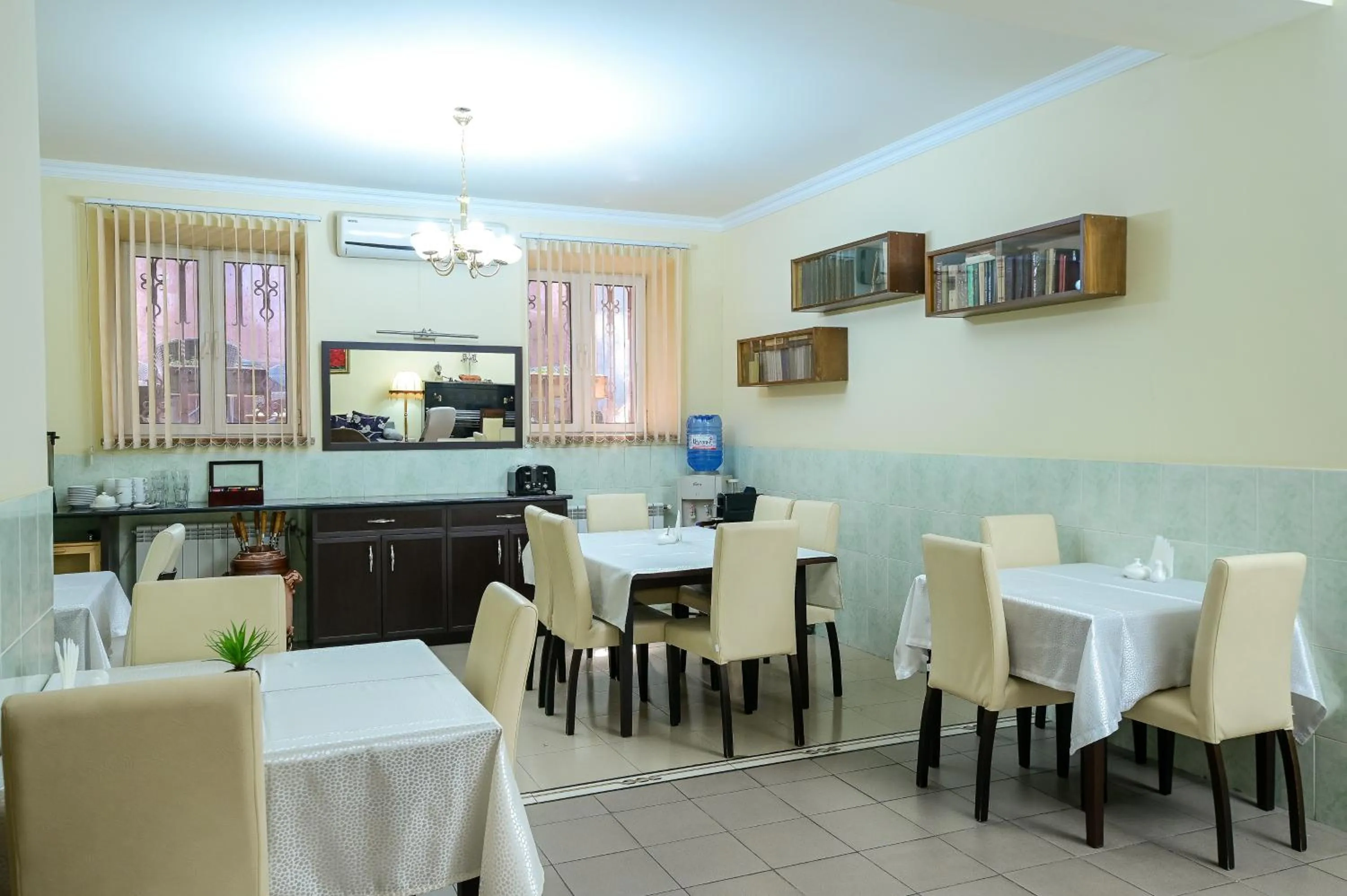 Restaurant/places to eat in Mia Casa Hotel Yerevan