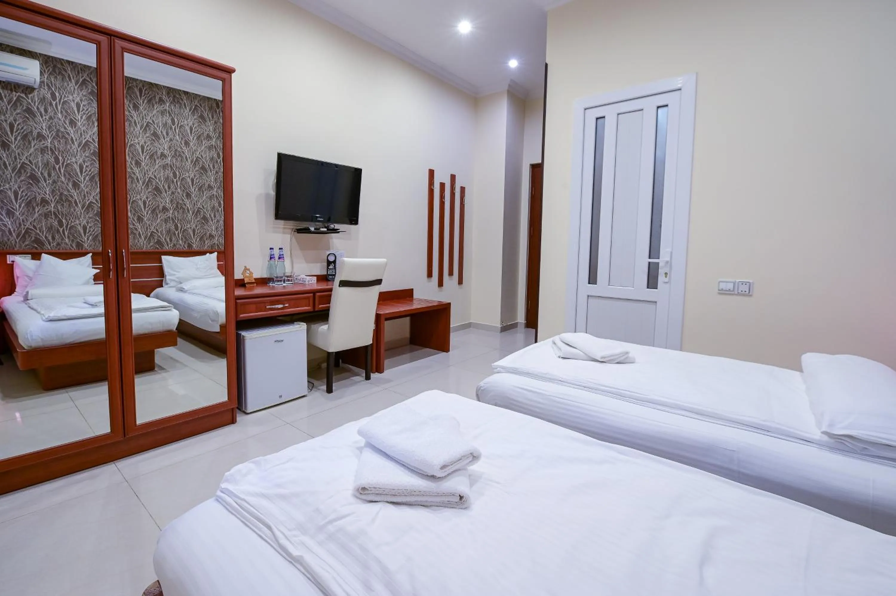 Bathroom, Bed in Mia Casa Hotel Yerevan