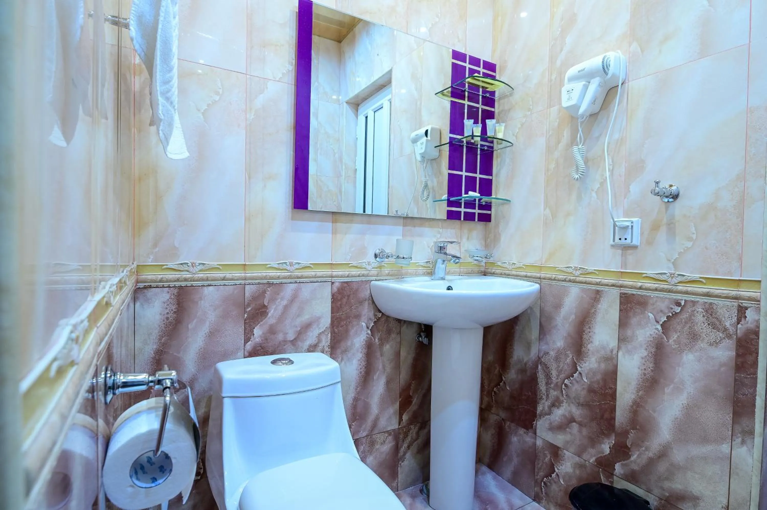 Shower in Mia Casa Hotel Yerevan