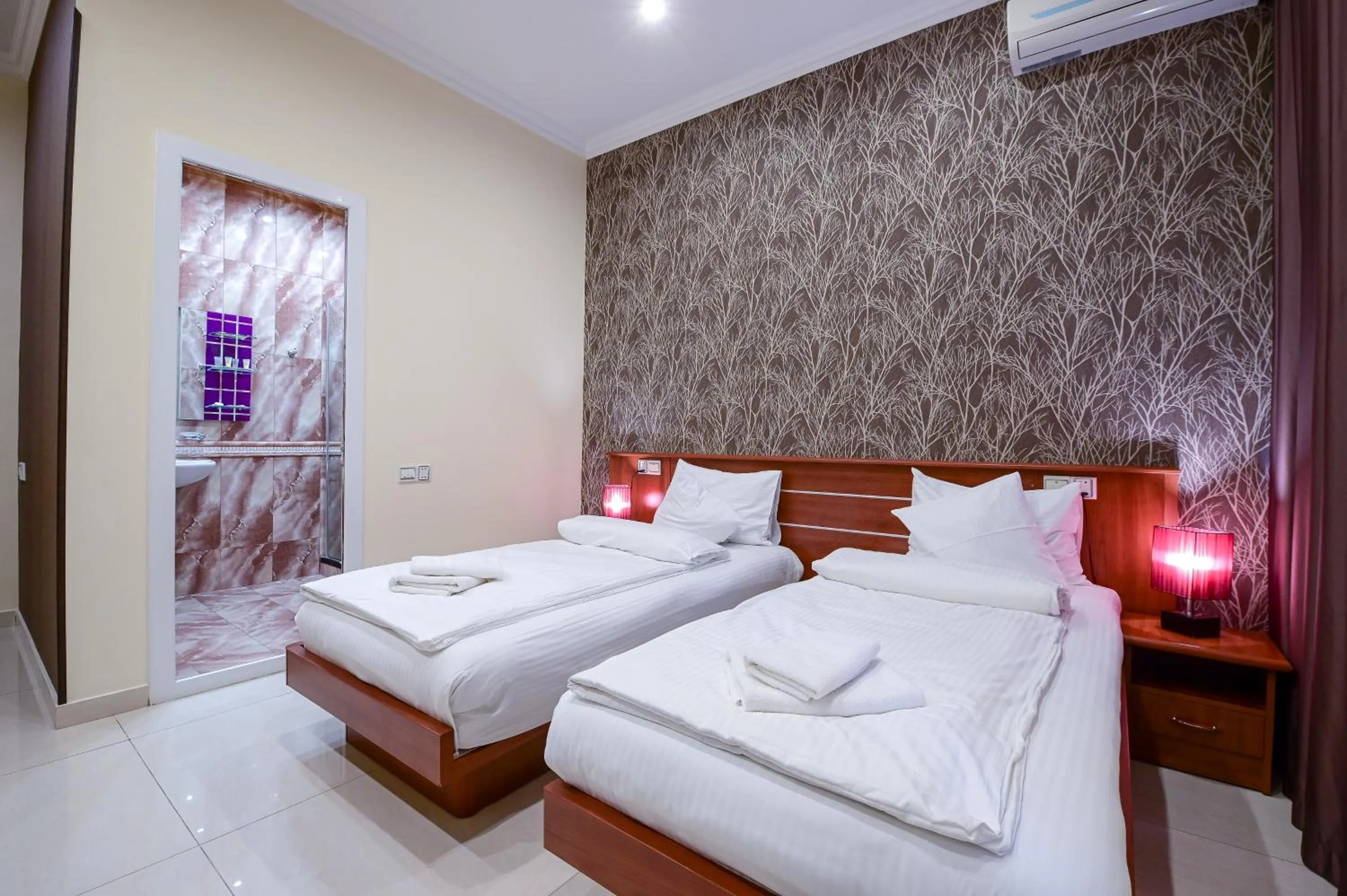 Toilet, Bed in Mia Casa Hotel Yerevan