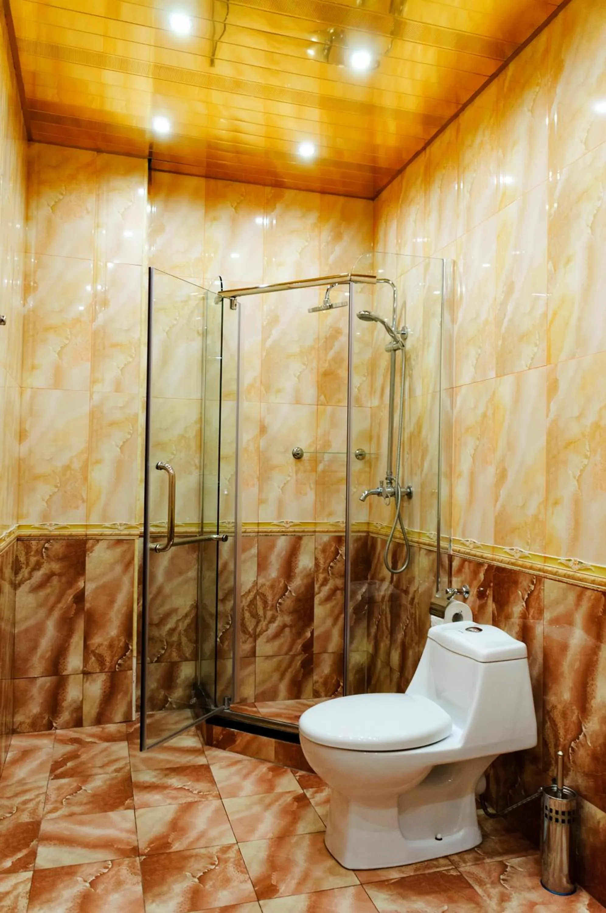 Shower in Mia Casa Hotel Yerevan