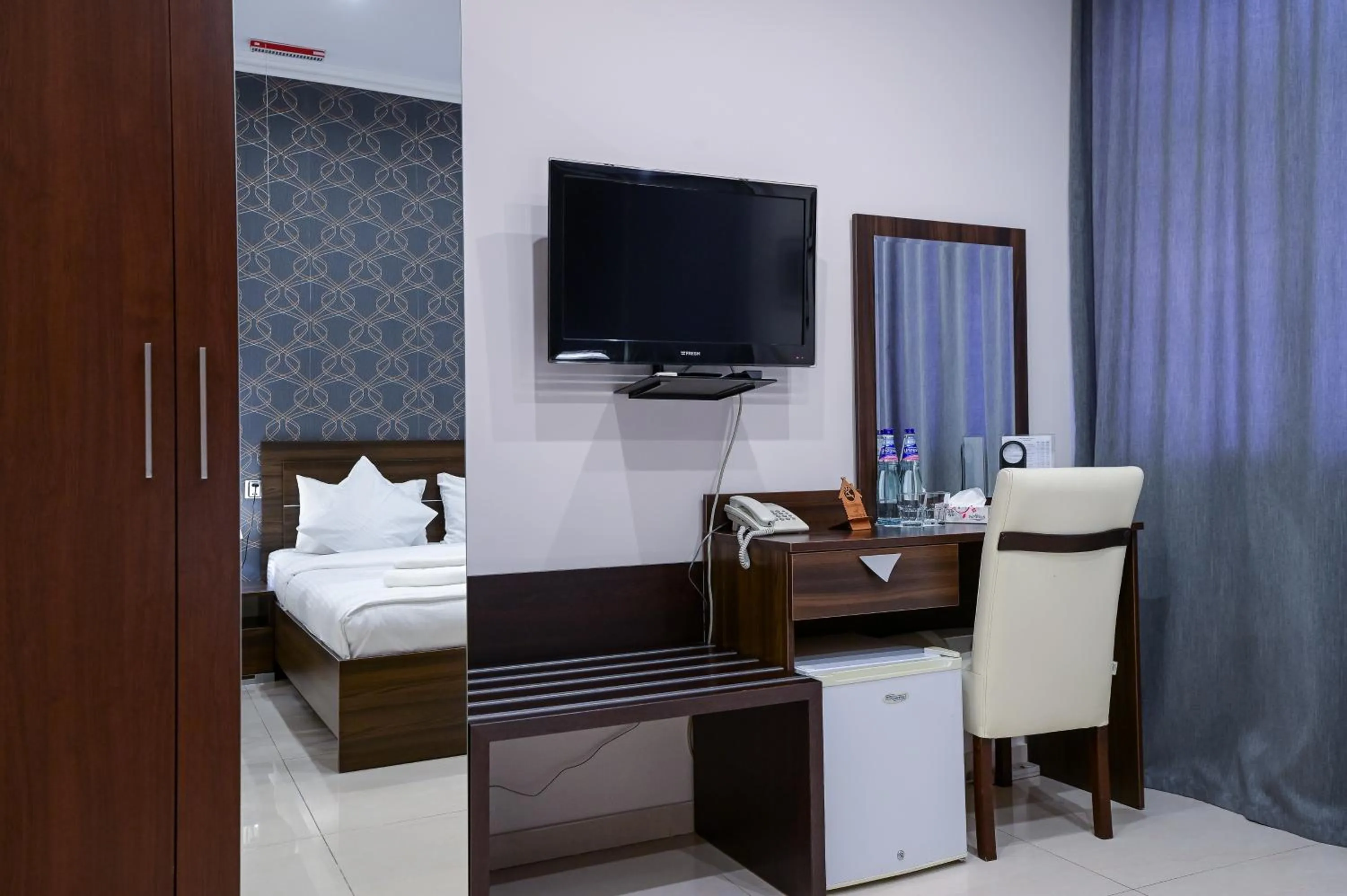 TV and multimedia, Bed in Mia Casa Hotel Yerevan