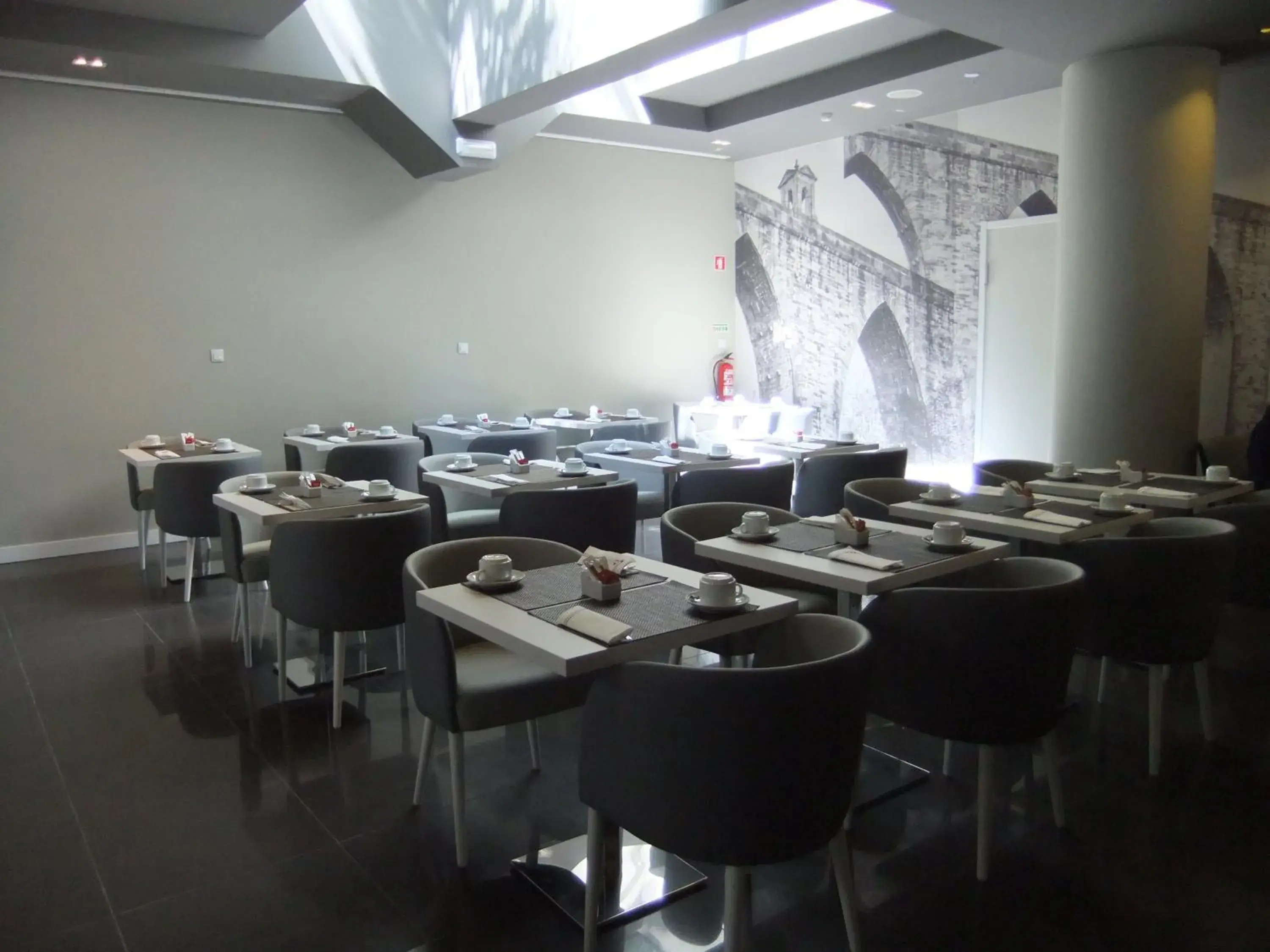 Restaurant/places to eat in Lisbon Sao Bento Hotel Restaurant/places to eat in Lisbon Sao Bento Hotel