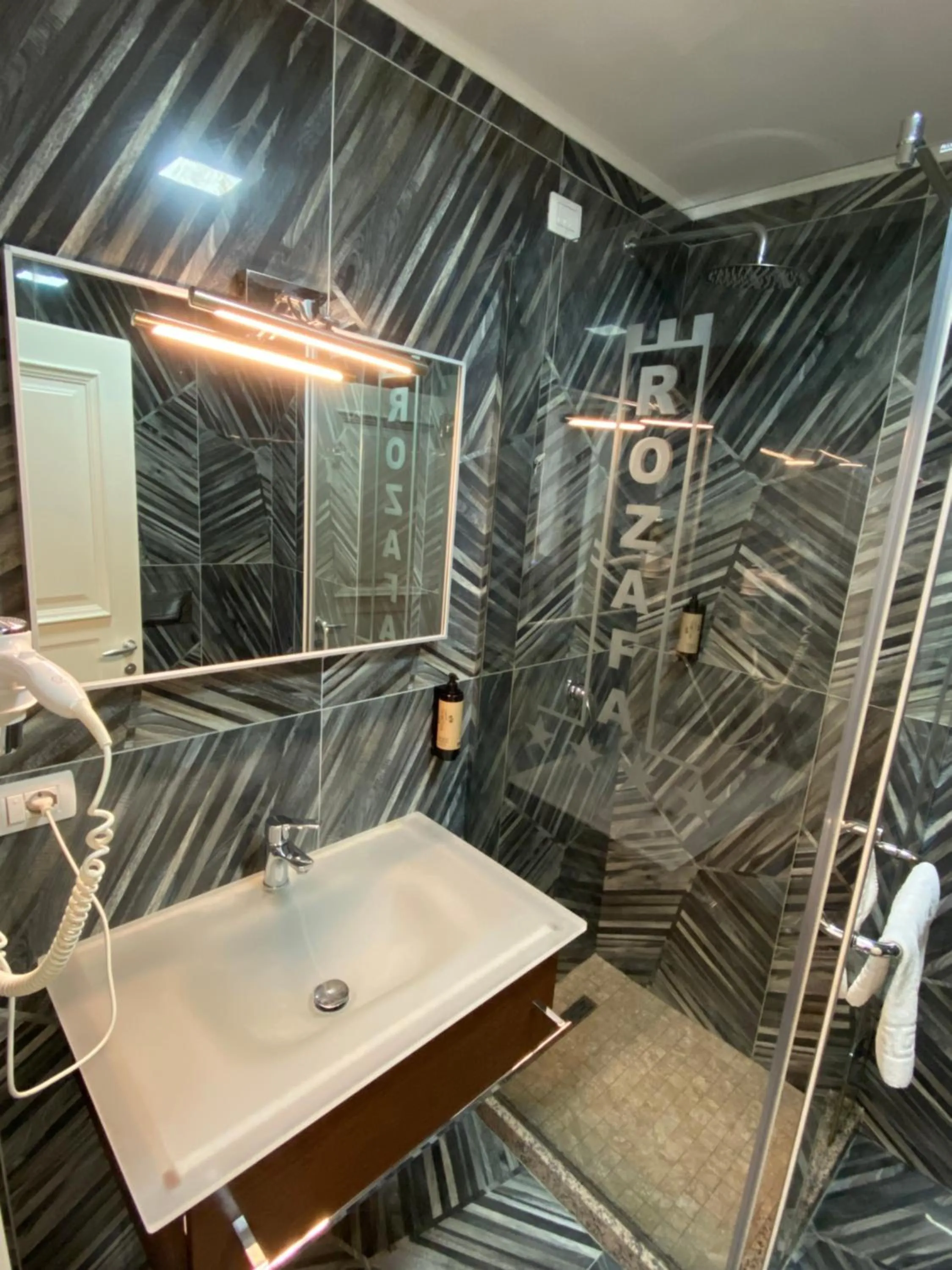 Bathroom in Rozafa Hotel