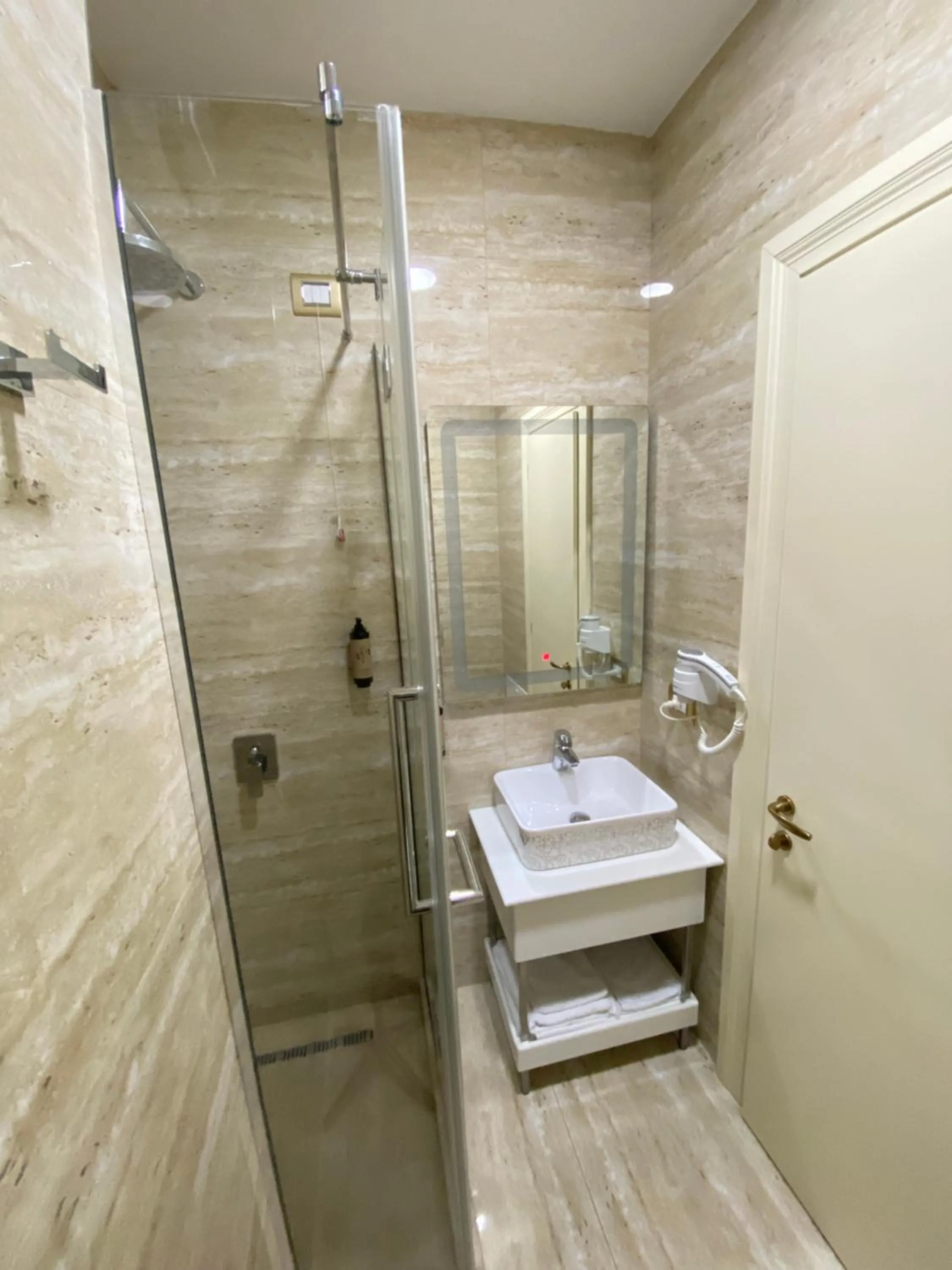 Bathroom in Rozafa Hotel