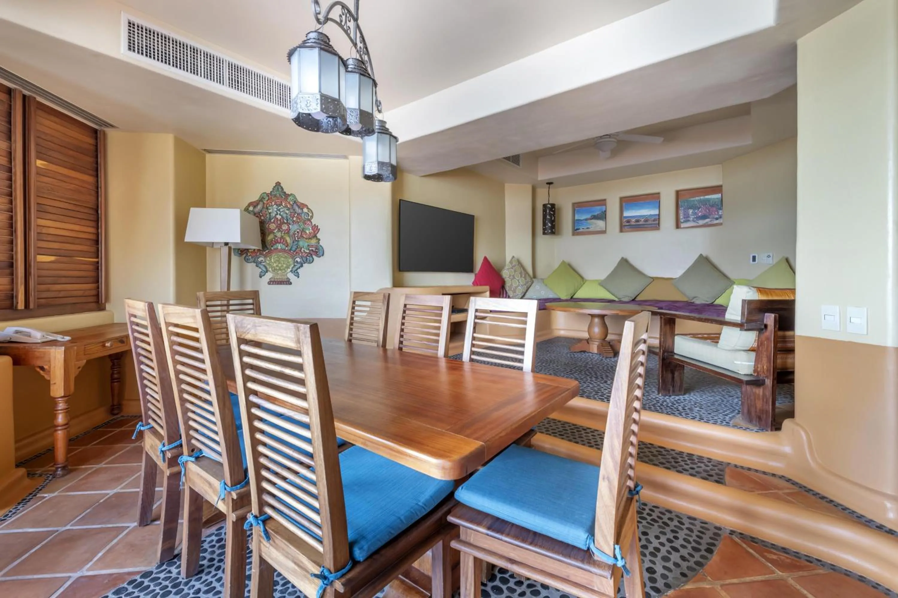 Living room in Hilton Grand Vacations Club Zihuatanejo