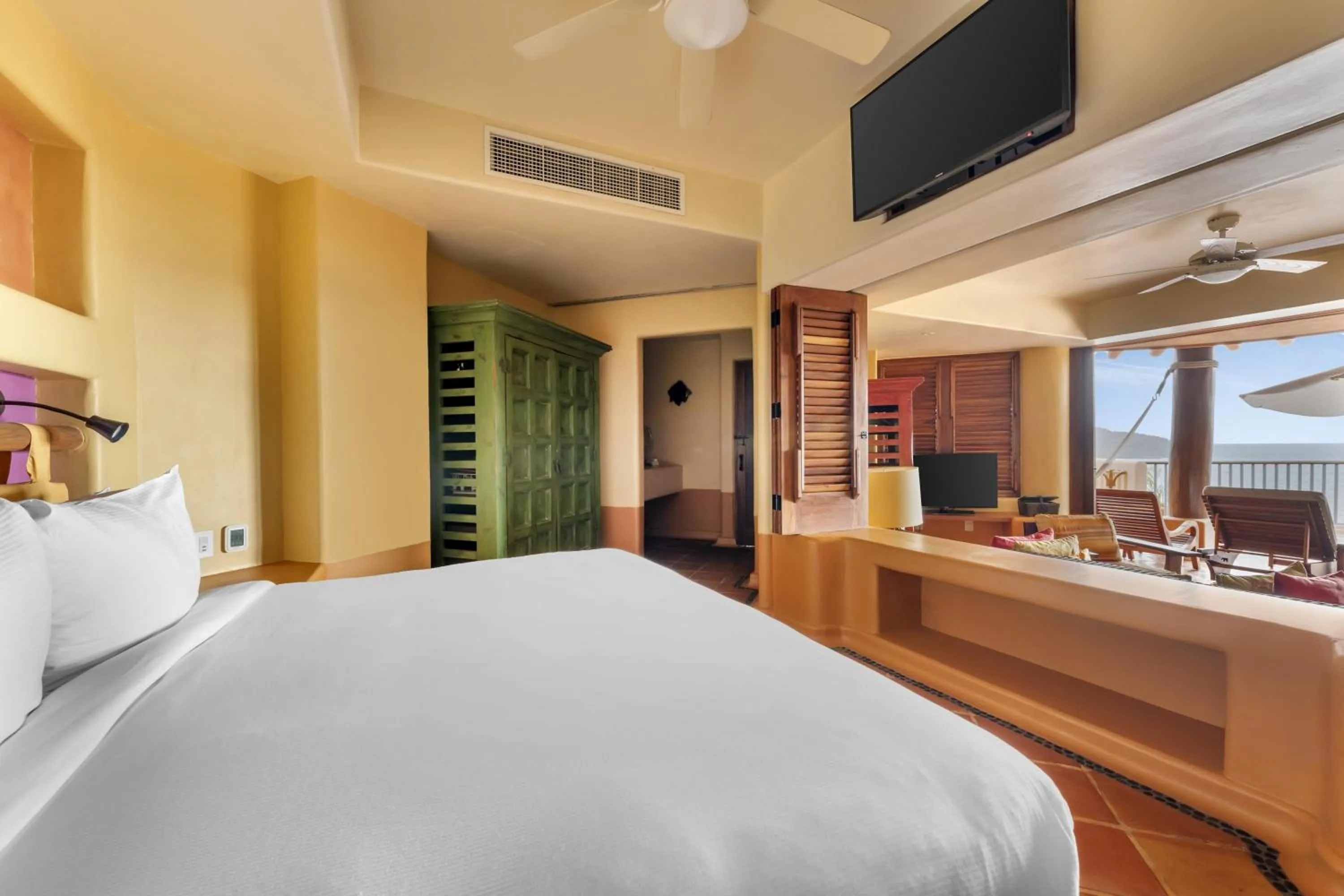Bed in Hilton Grand Vacations Club Zihuatanejo