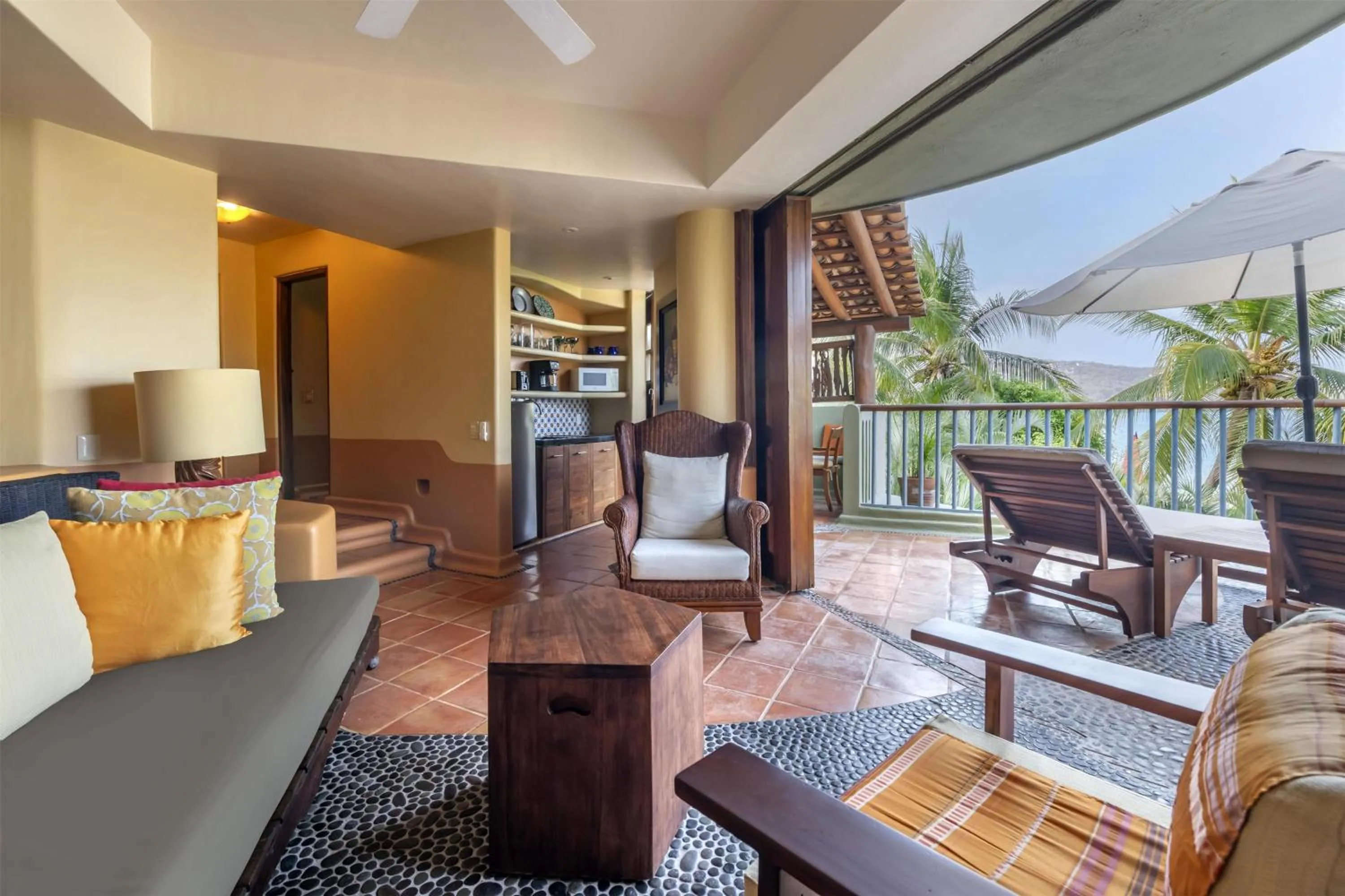 Living room in Hilton Grand Vacations Club Zihuatanejo