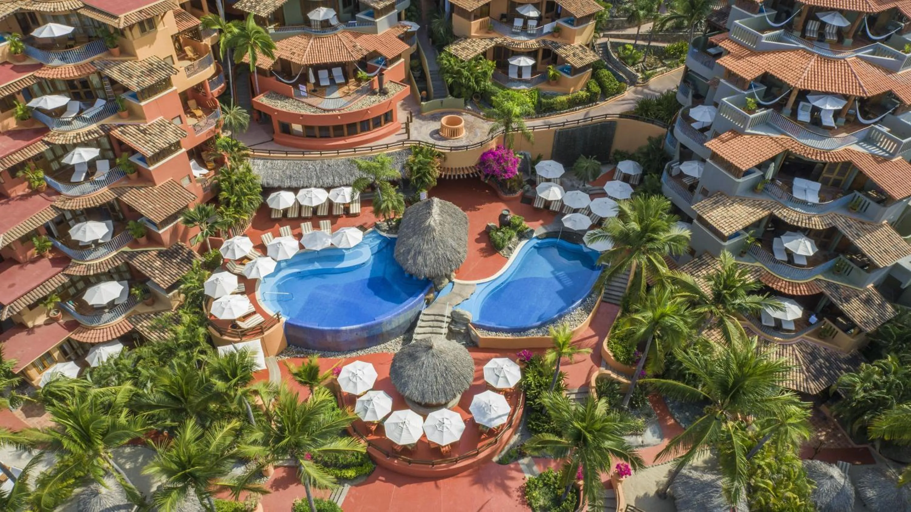 Pool view in Hilton Grand Vacations Club Zihuatanejo