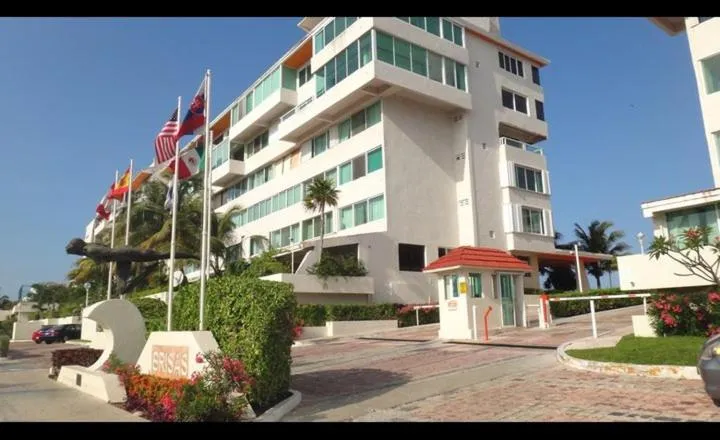 Property building in Suites Brisas Cancun