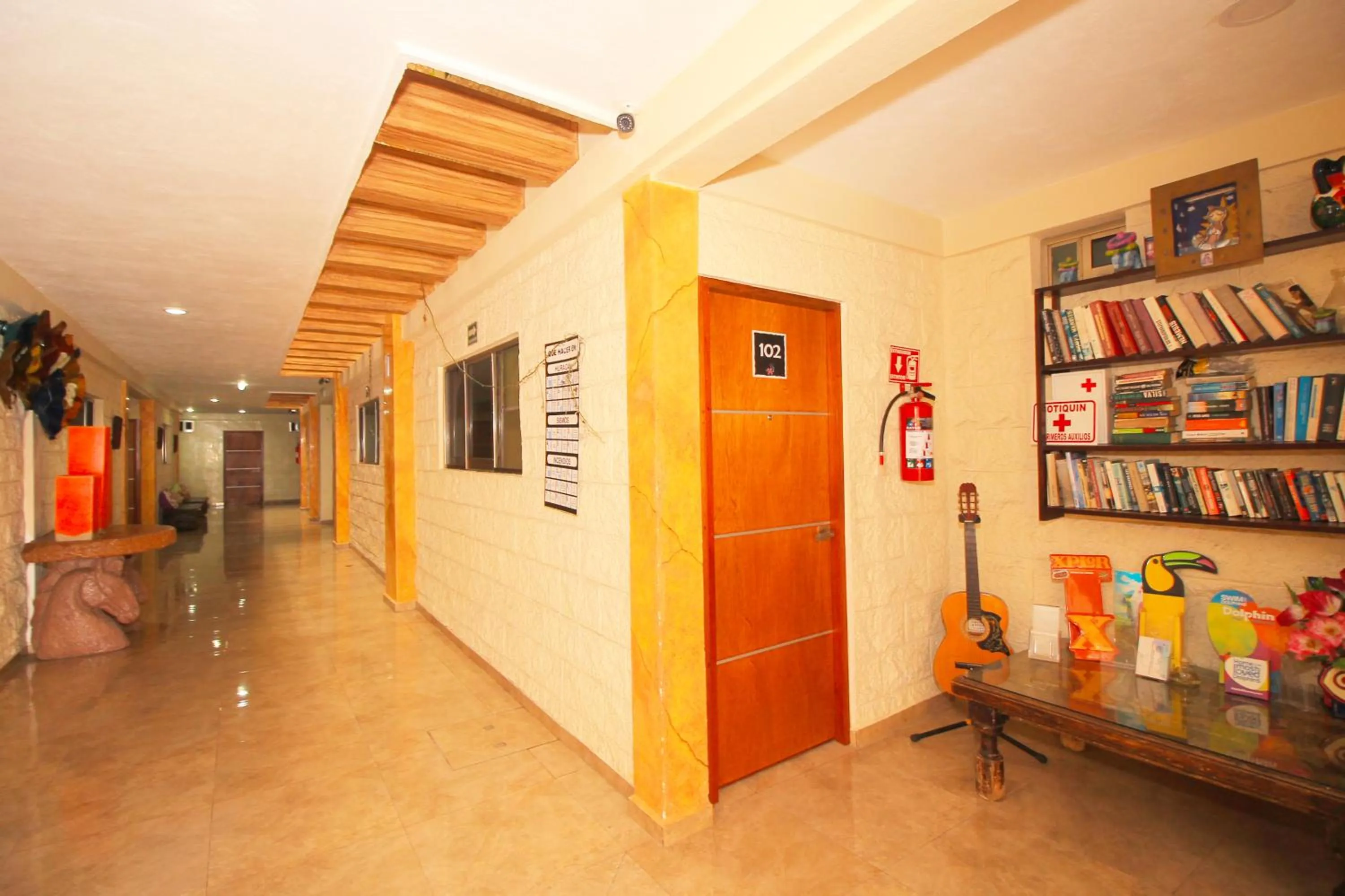 Library in Papagayo Hotel Boutique