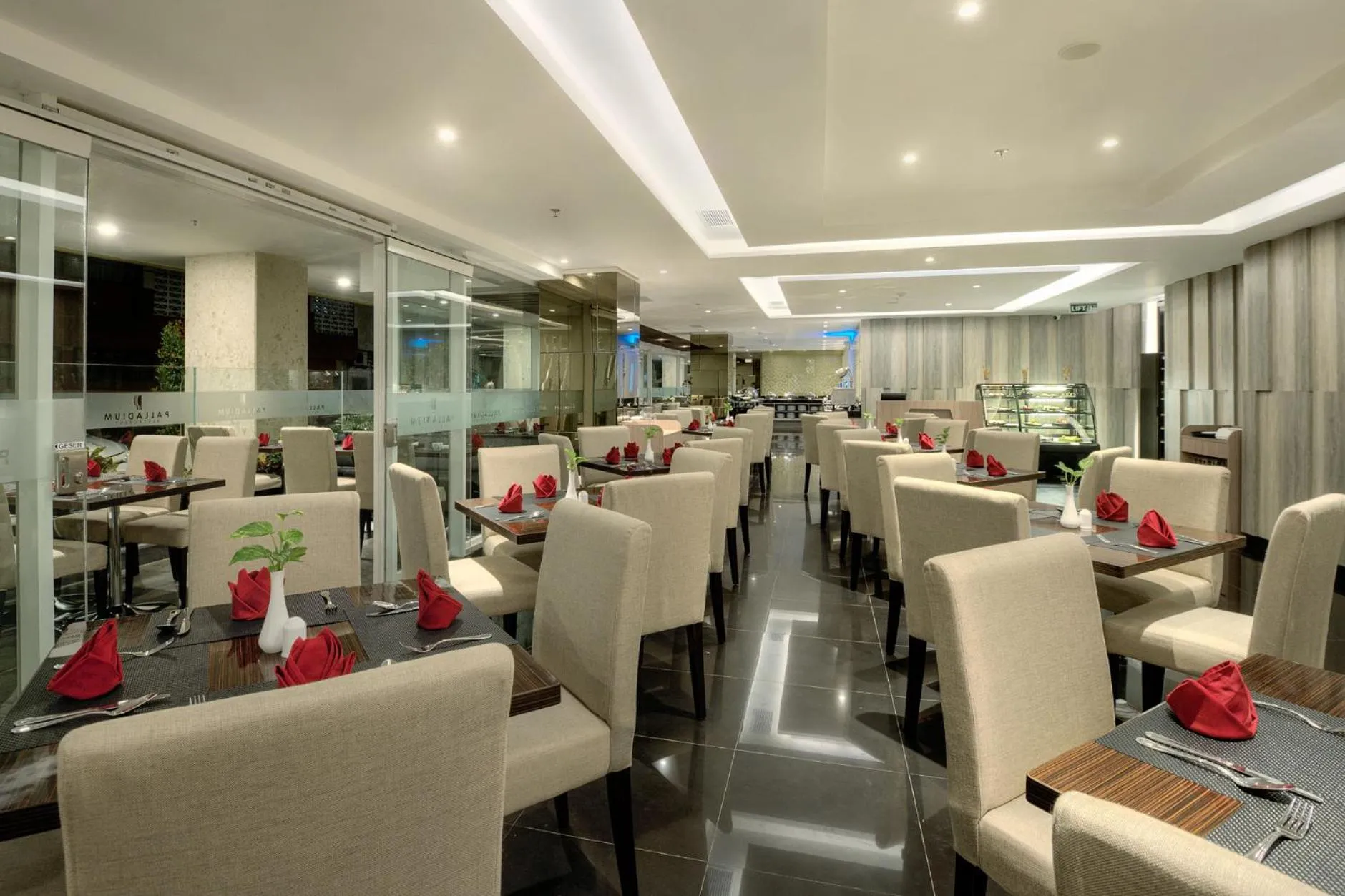 Restaurant/places to eat in Platinum Adisucipto Hotel & Conference Center