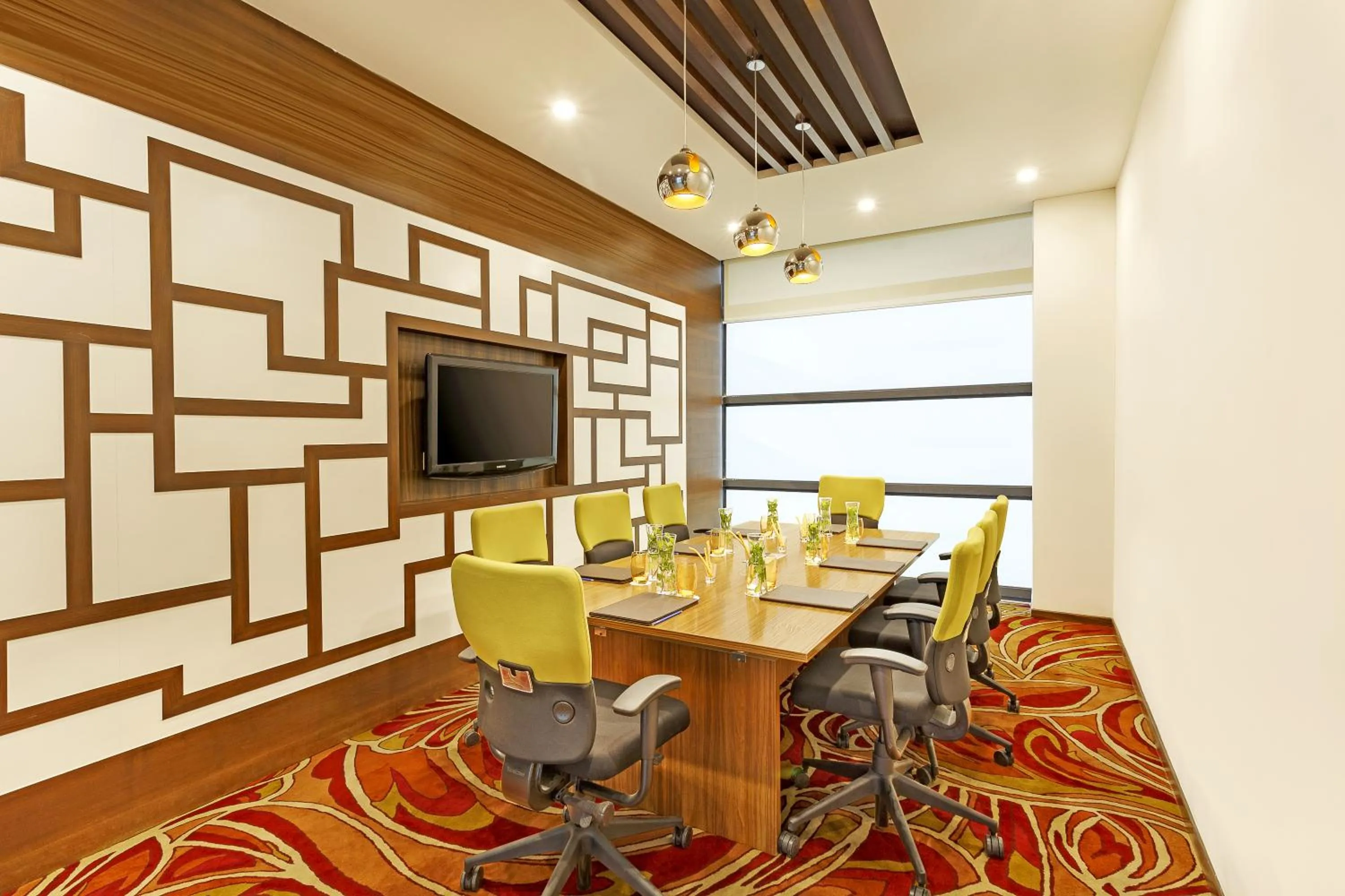 Business facilities in Sarovar Portico Outer Ring Road
