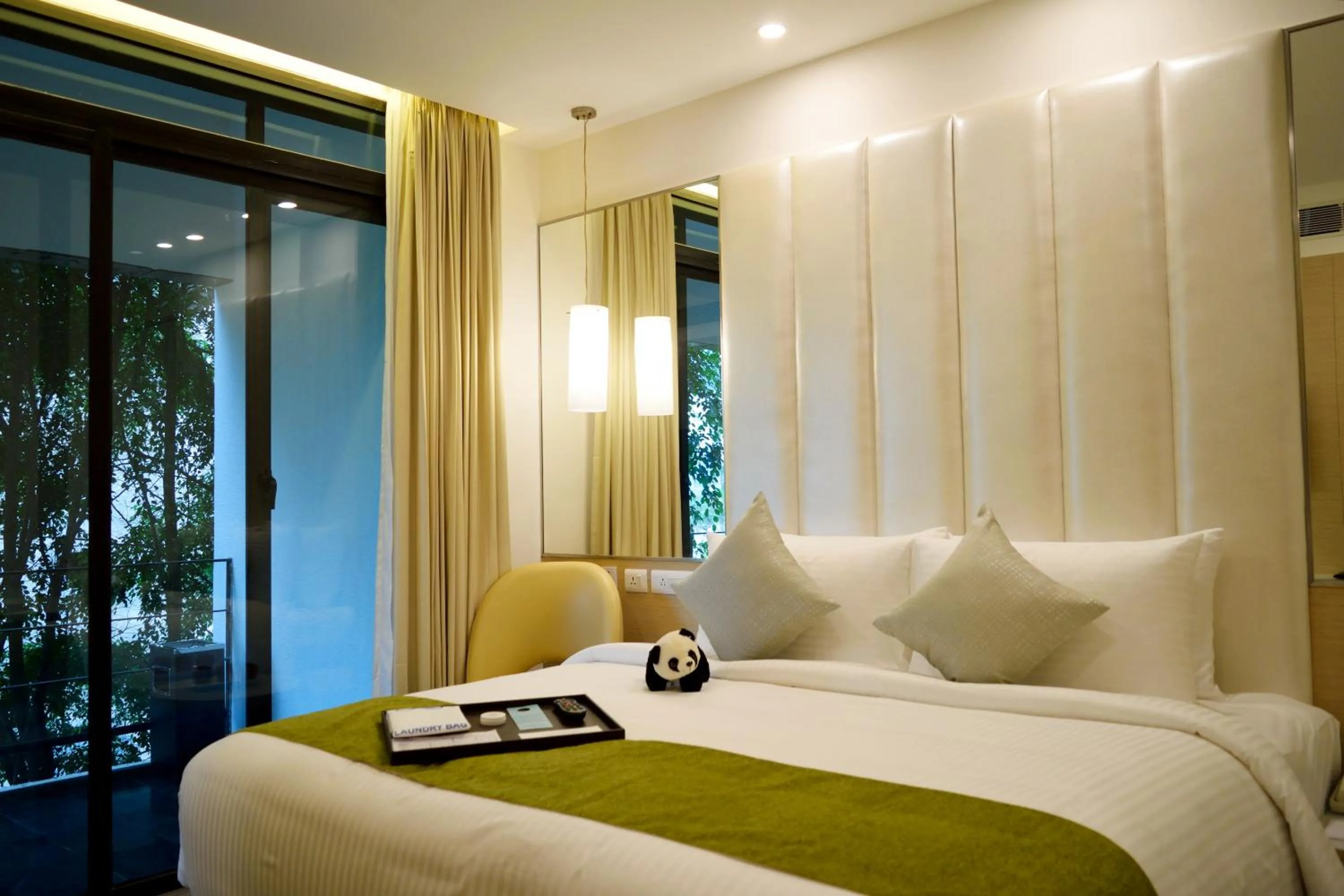 Bed in Sarovar Portico Outer Ring Road