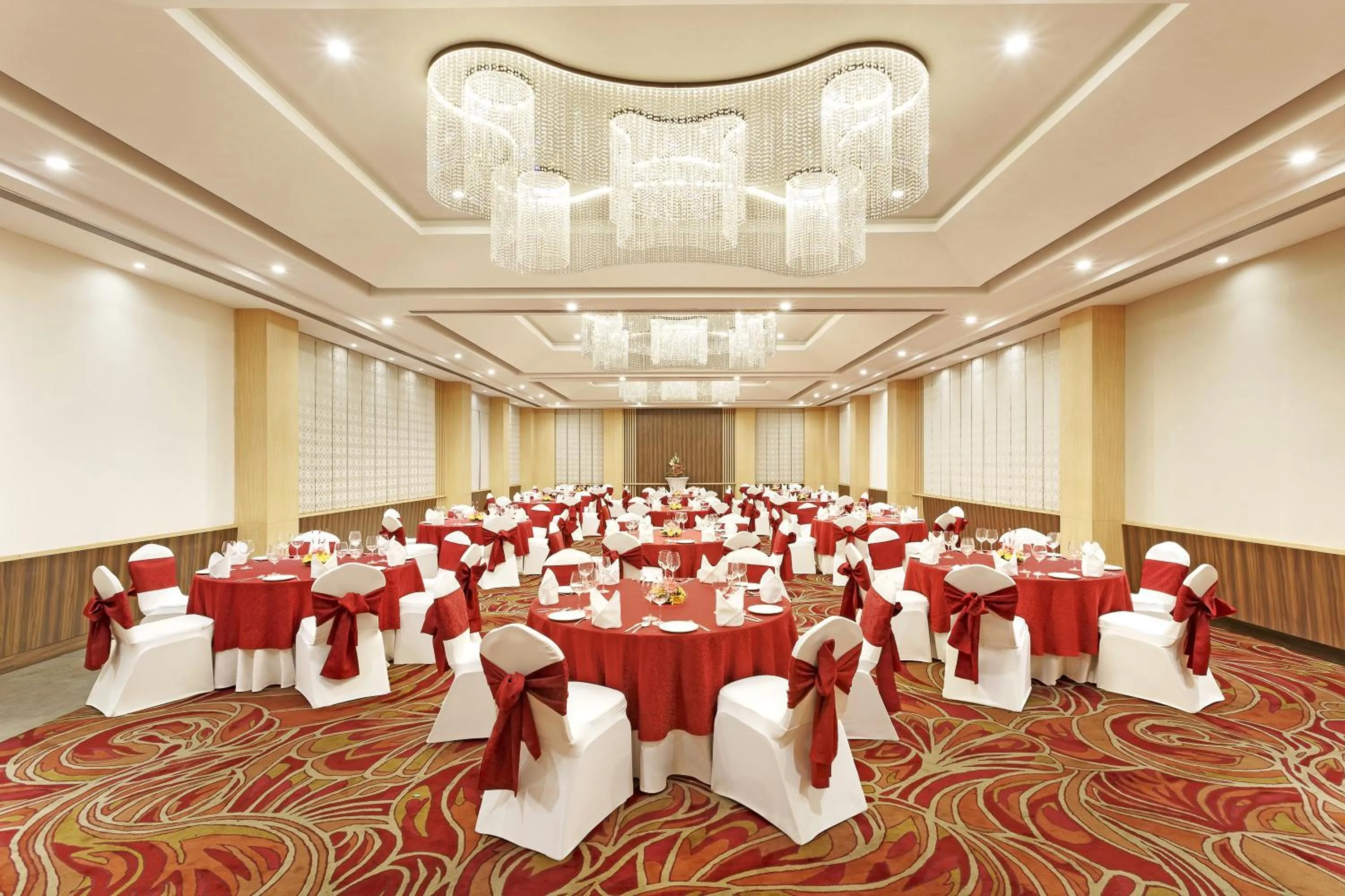 Banquet/Function facilities in Sarovar Portico Outer Ring Road