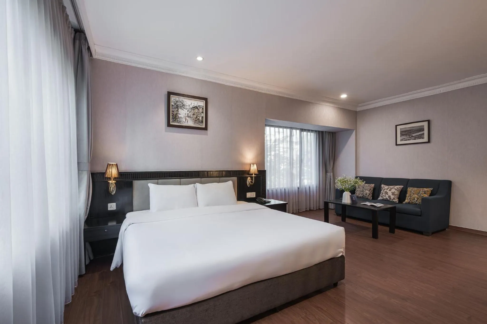 room service, Bed in La Passion Classic Hotel