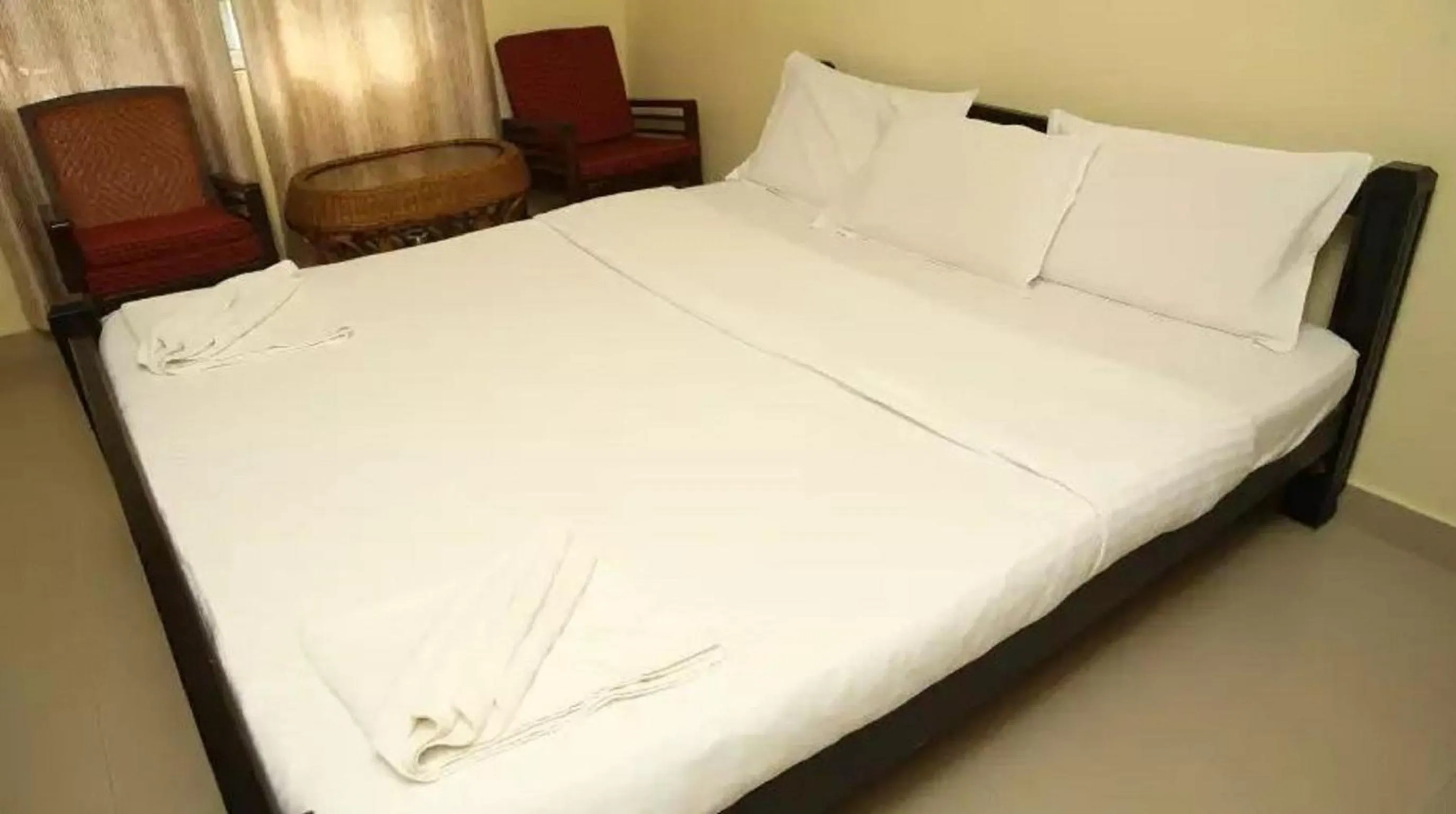 Bedroom, Bed in Palm Era Resorts