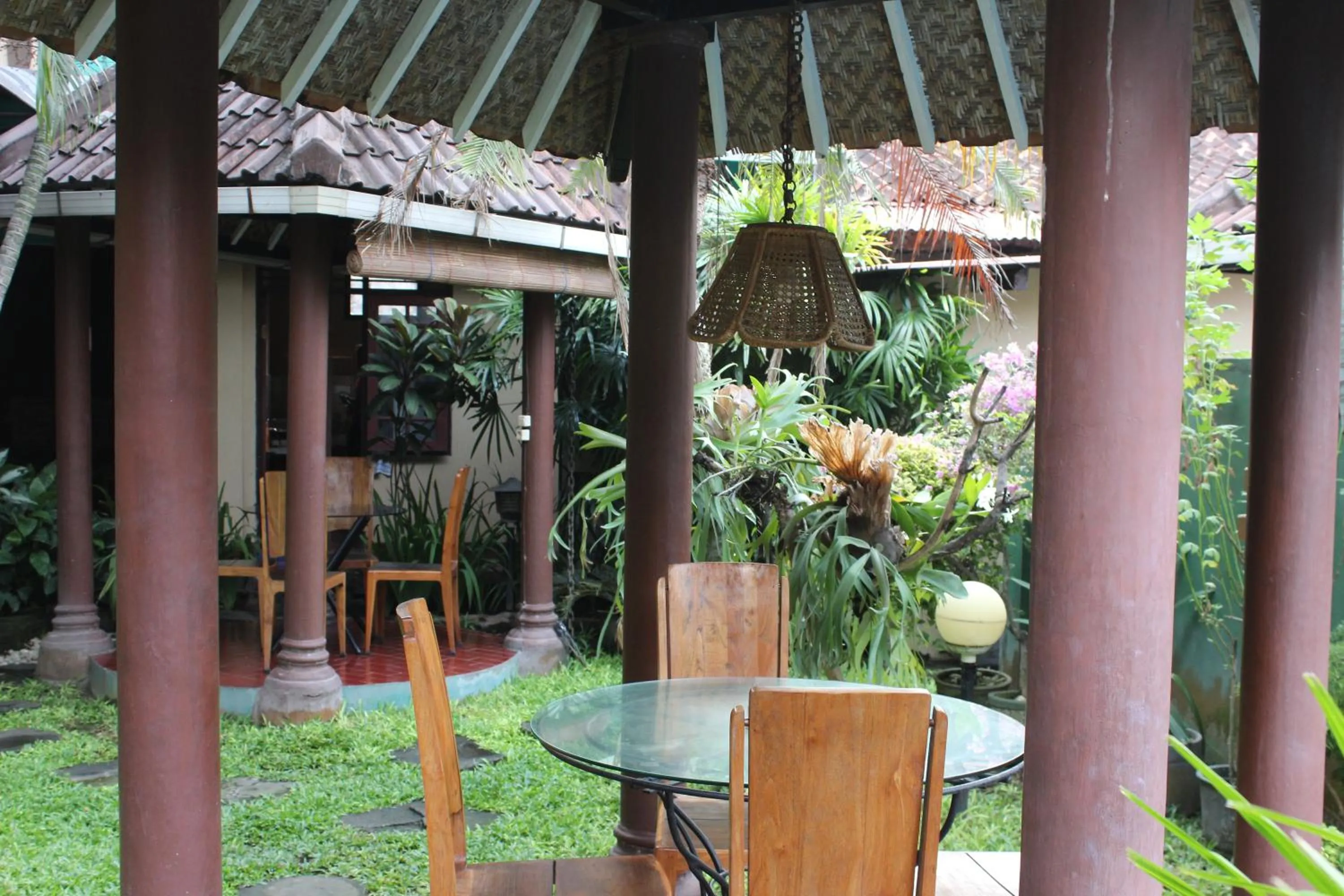 Communal lounge/ TV room in Prambanan Guesthouse