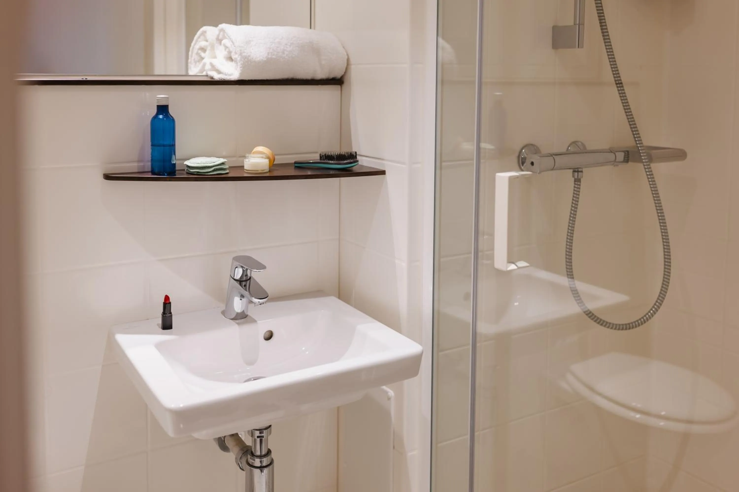 Bathroom in Premiere Classe Le Havre Centre-LES DOCKS