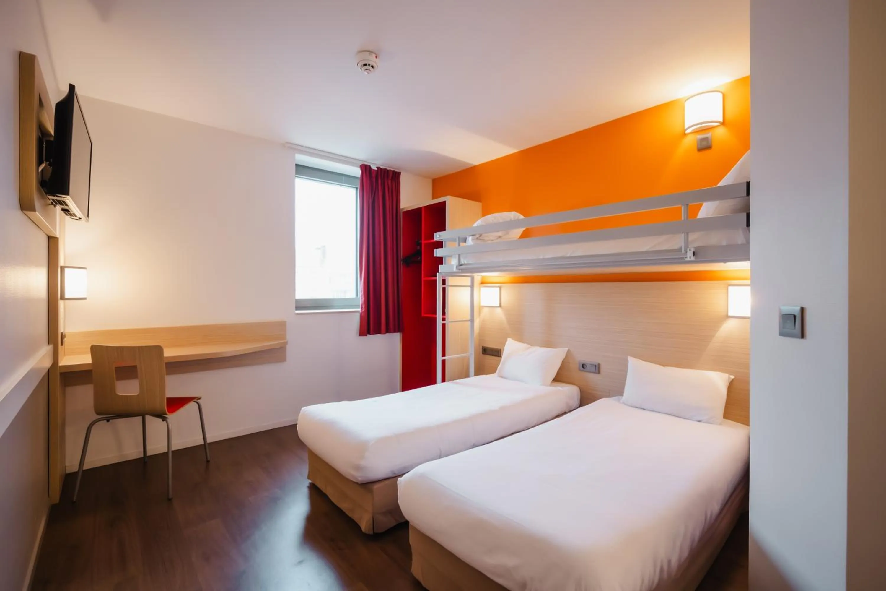 Bedroom, Bed in Premiere Classe Le Havre Centre-LES DOCKS