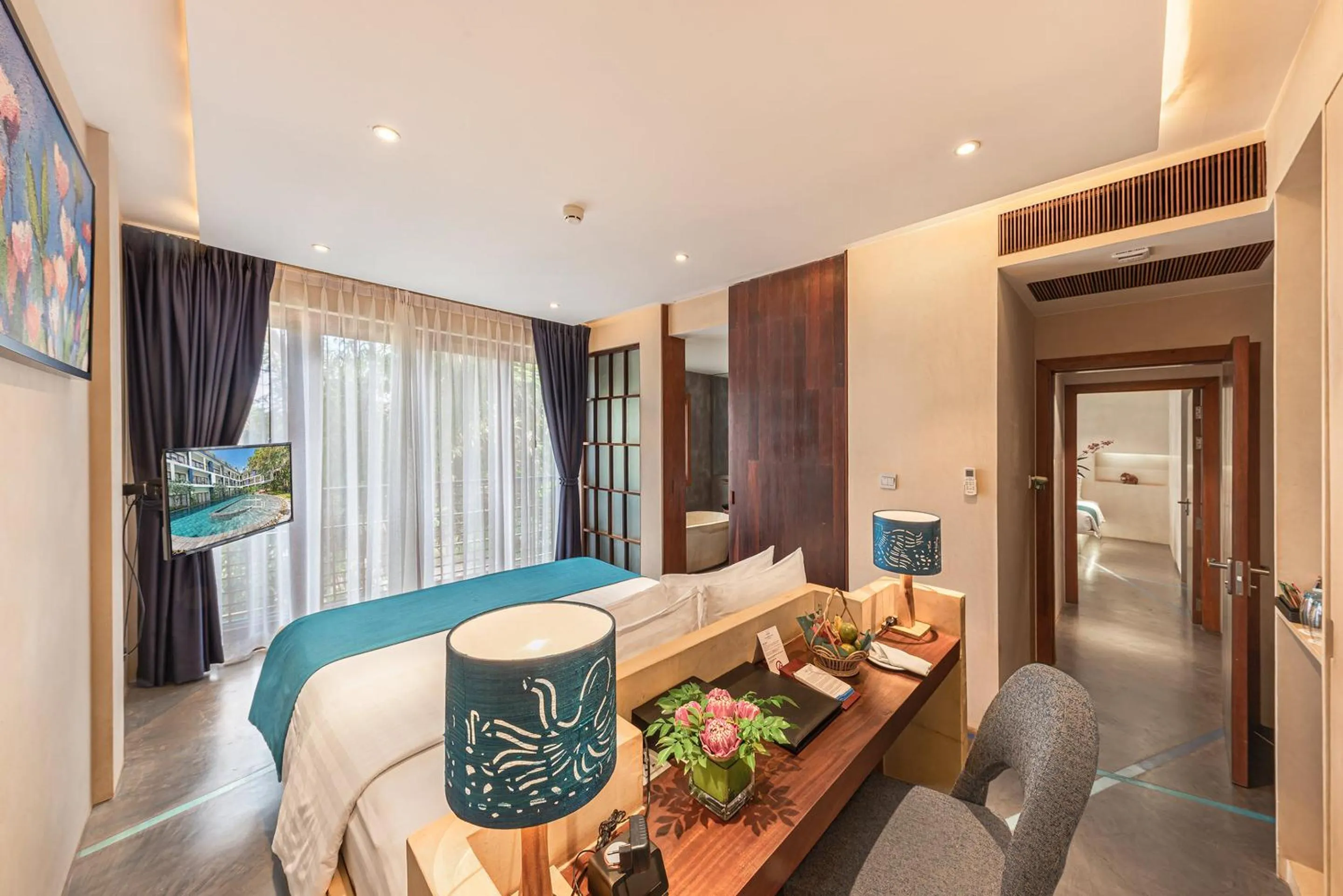 Photo of the whole room, Bed in Sakmut Boutique Hotel