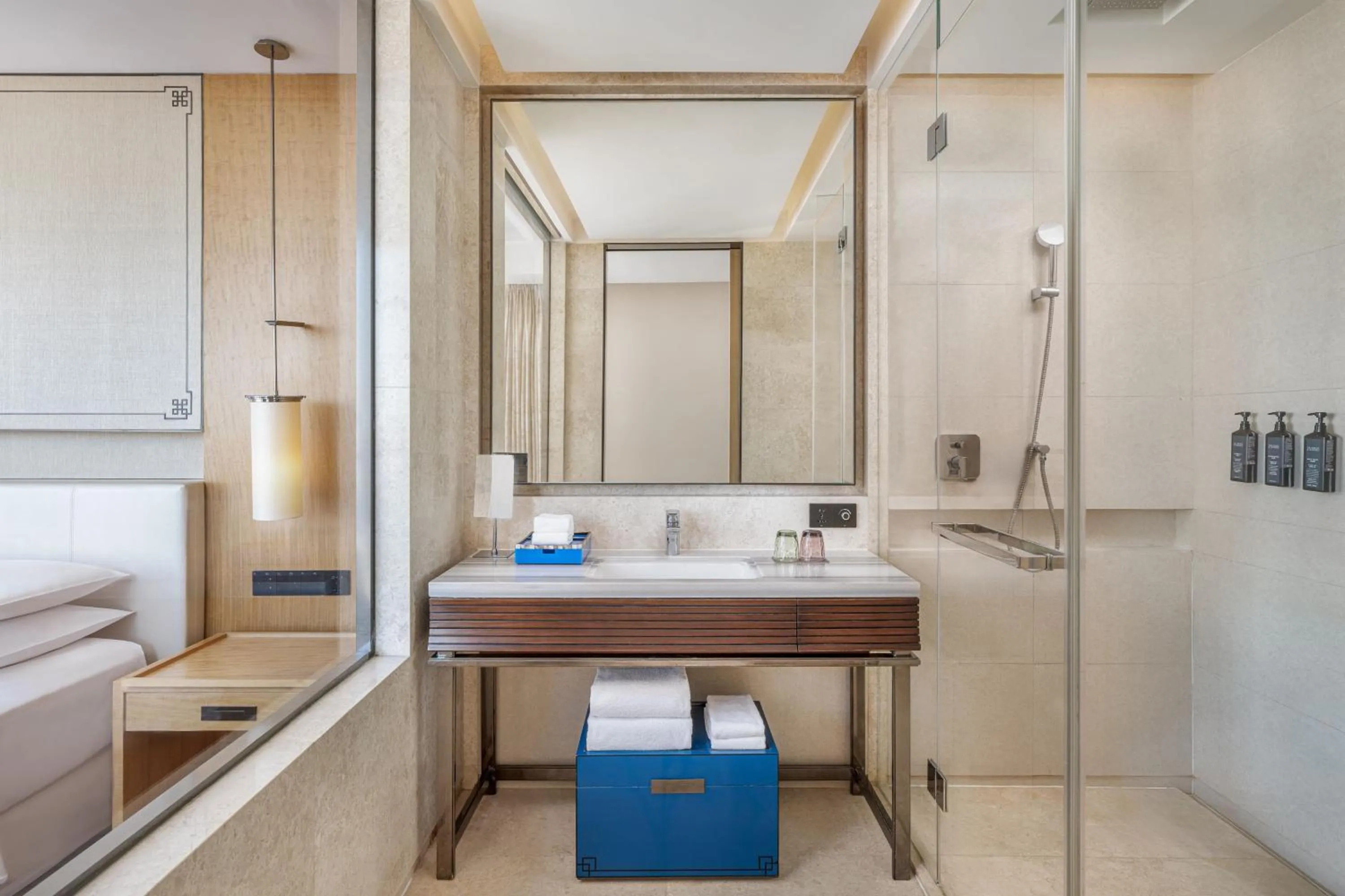 Bathroom, Bed in Sheraton Zibo Hotel