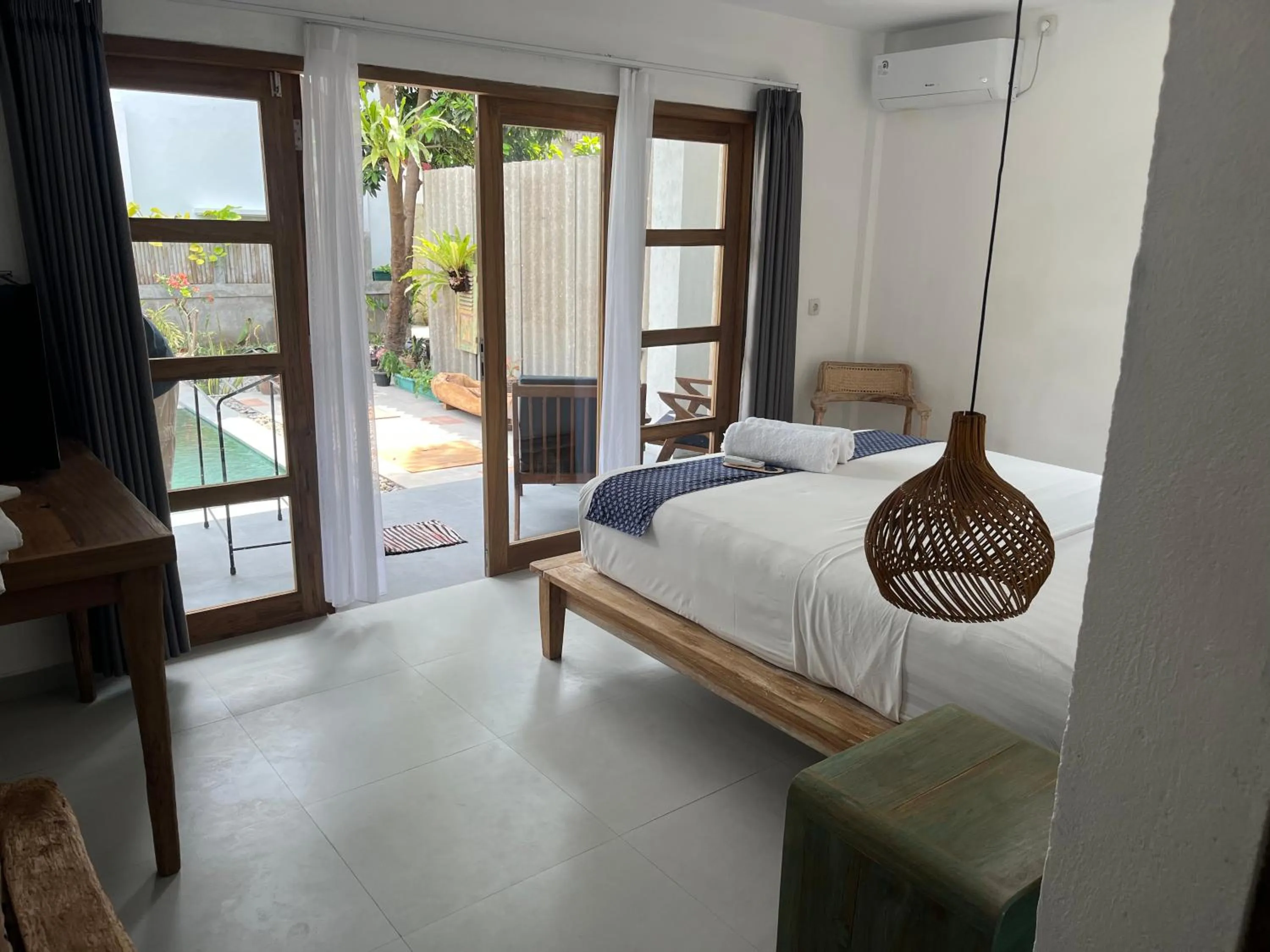 Bed in Nextdoor Rooms