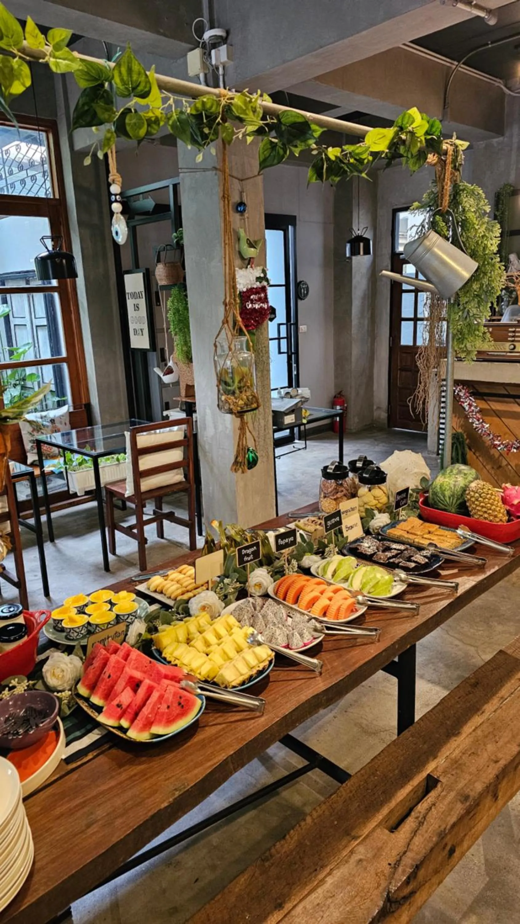 Food and drinks in Hansa Bangkok House