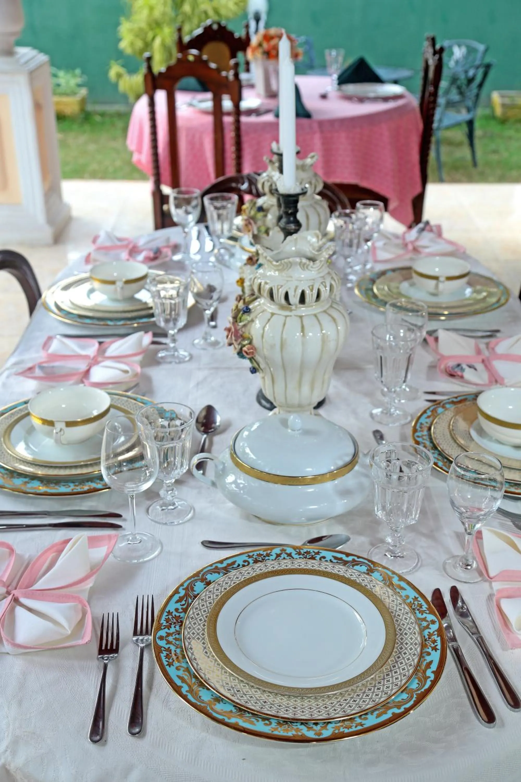 Restaurant/places to eat in The Castle